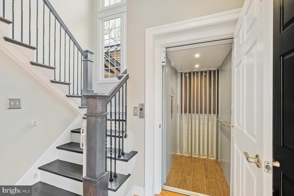 KENTLANDS - Residential