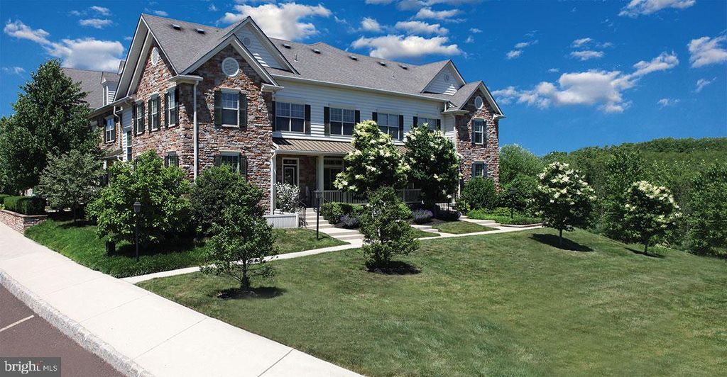 Photo of 516 Ridgeview Court, SELLERSVILLE, PA 18960 (MLS # PABU2108144)