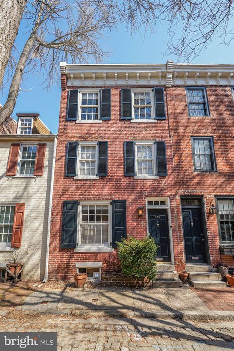 239 S QUINCE PHILADELPHIA PA 19107