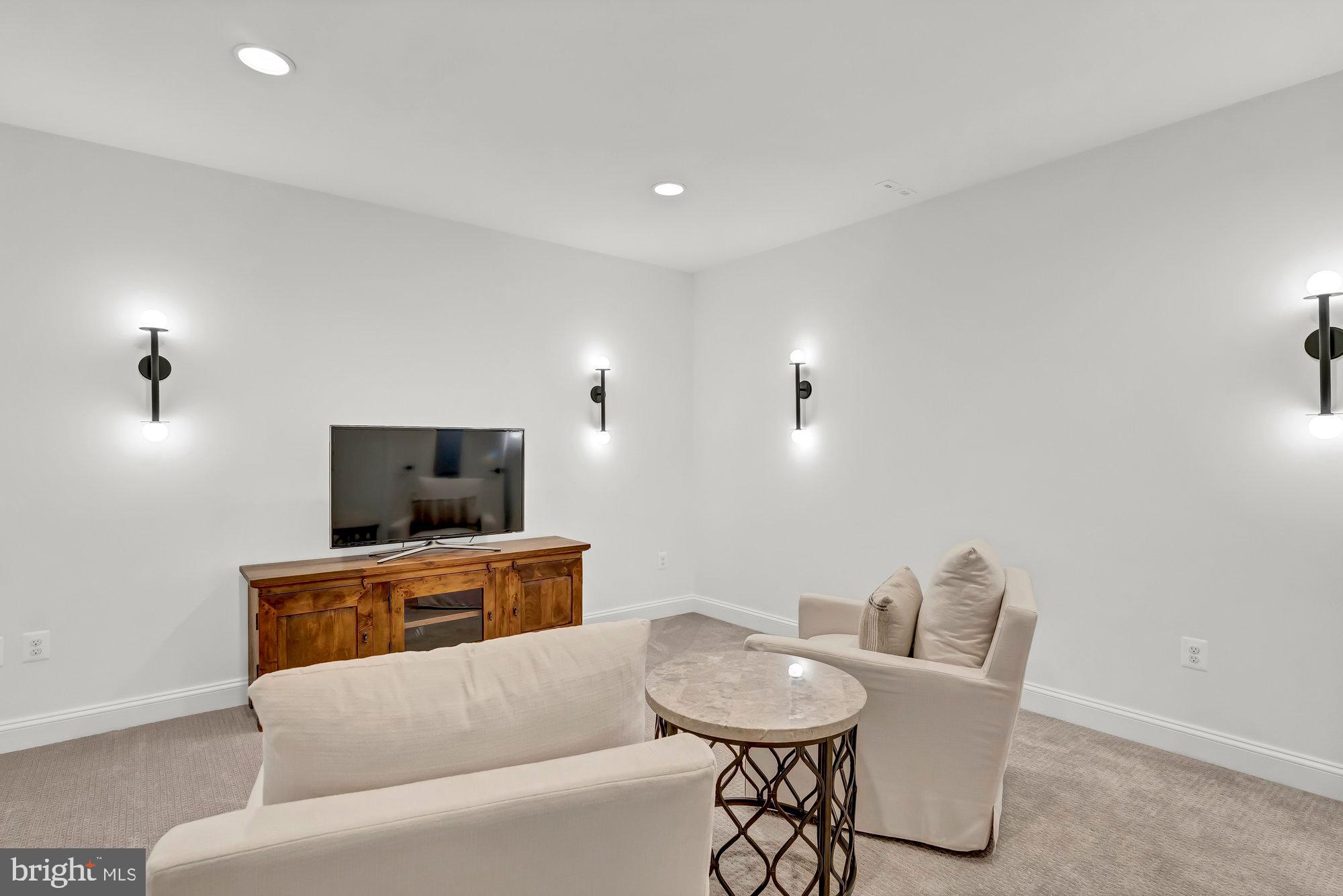 TOWN AND COUNTRY GARDENS - Residential