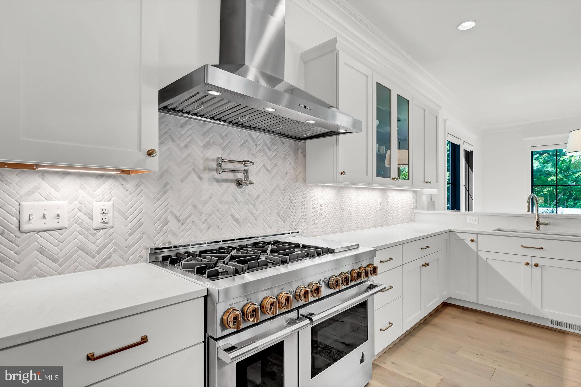 TOWN AND COUNTRY GARDENS - Residential