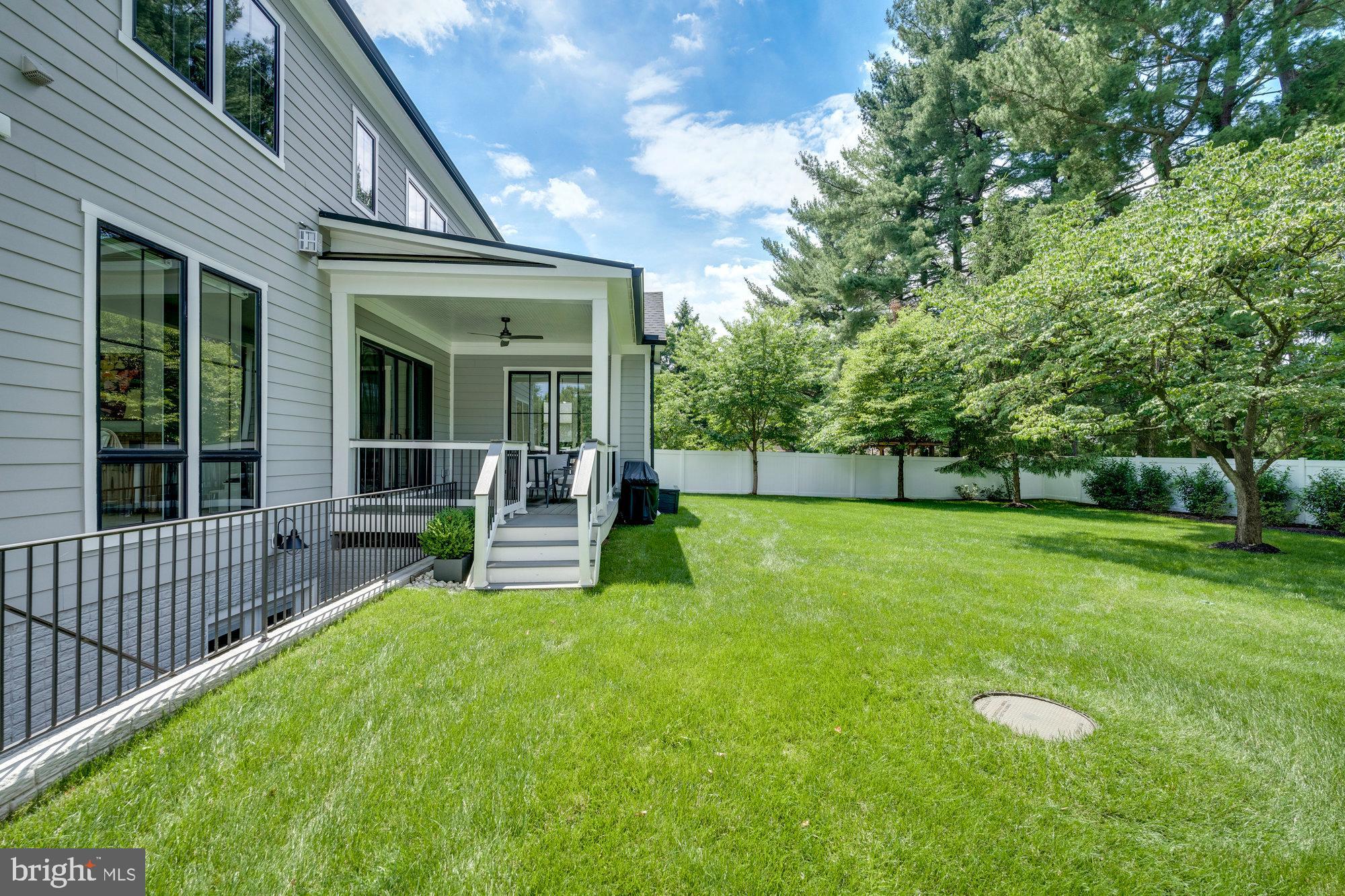 TOWN AND COUNTRY GARDENS - Residential