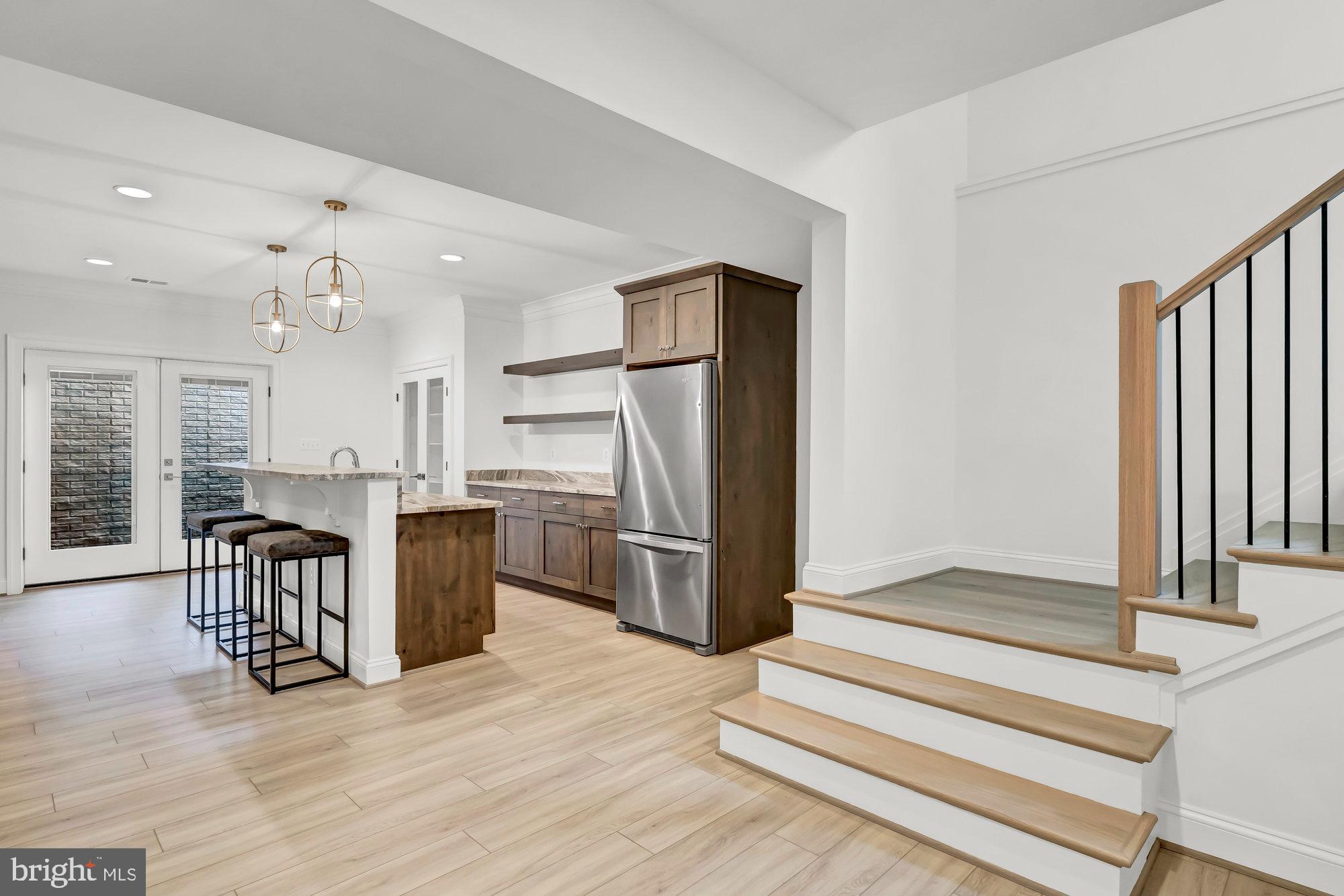 TOWN AND COUNTRY GARDENS - Residential