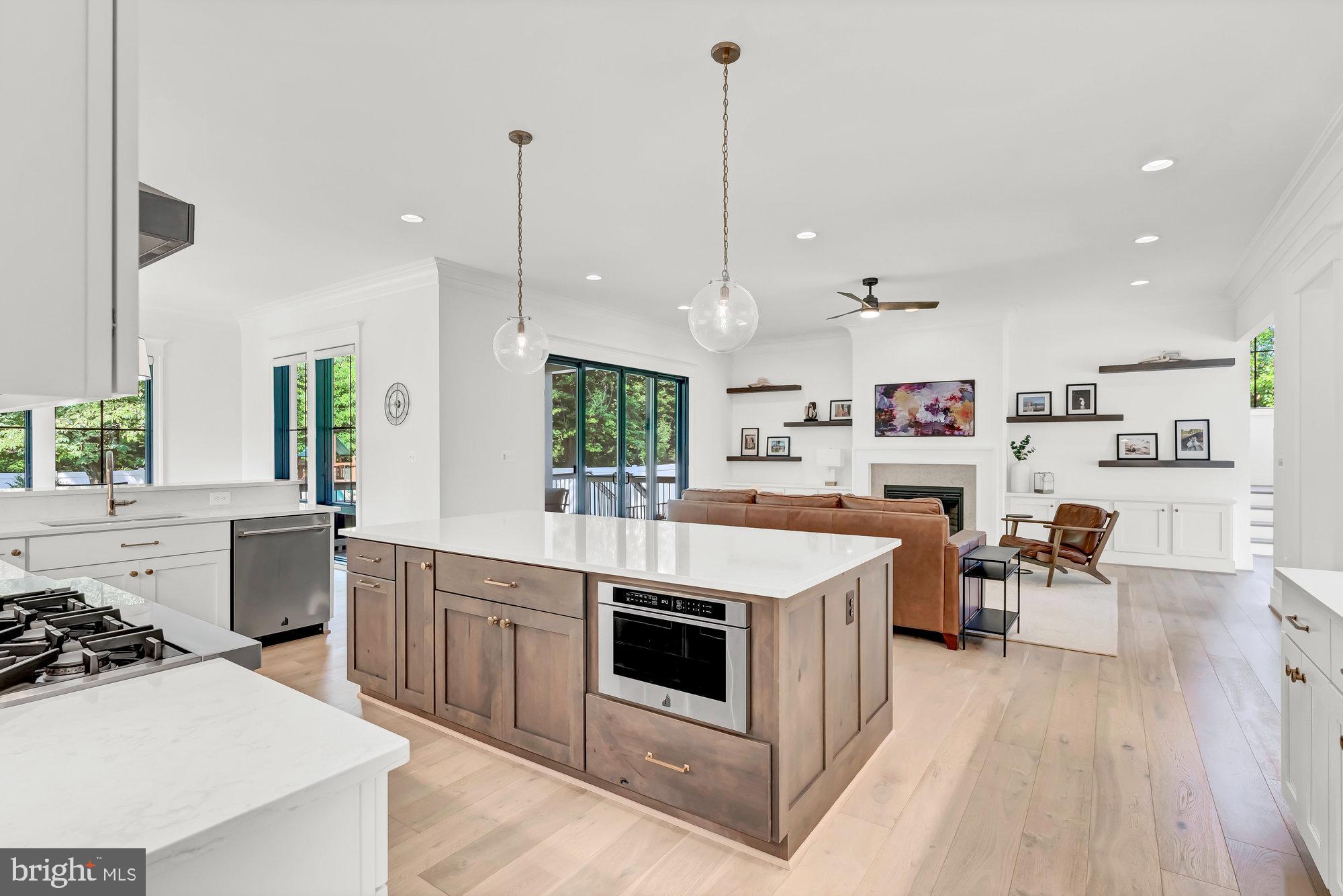 TOWN AND COUNTRY GARDENS - Residential