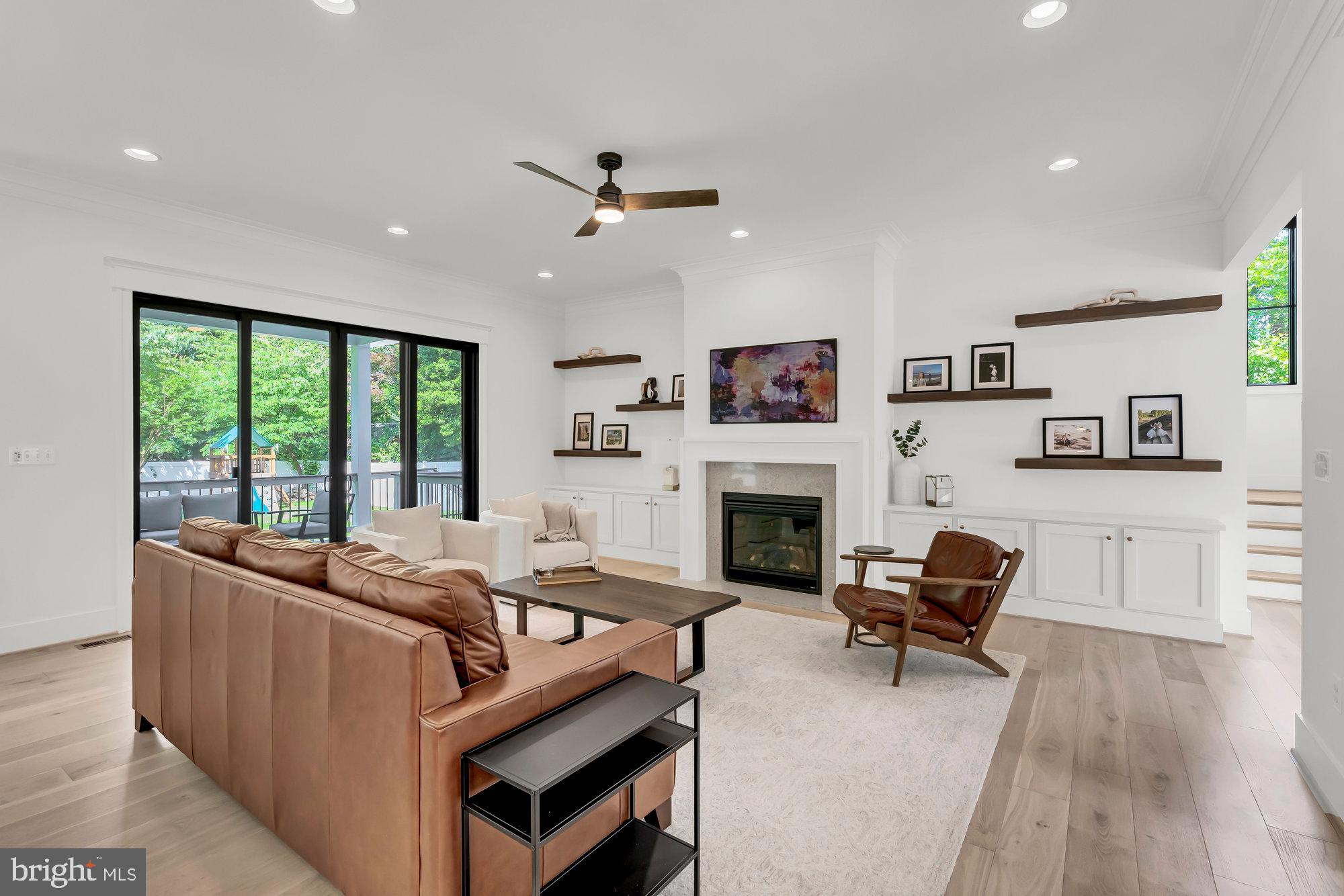 TOWN AND COUNTRY GARDENS - Residential