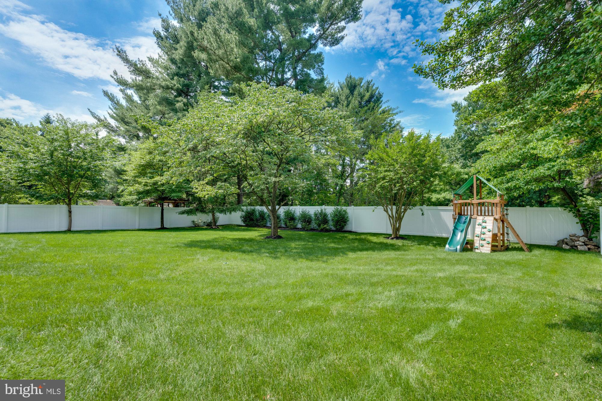 TOWN AND COUNTRY GARDENS - Residential