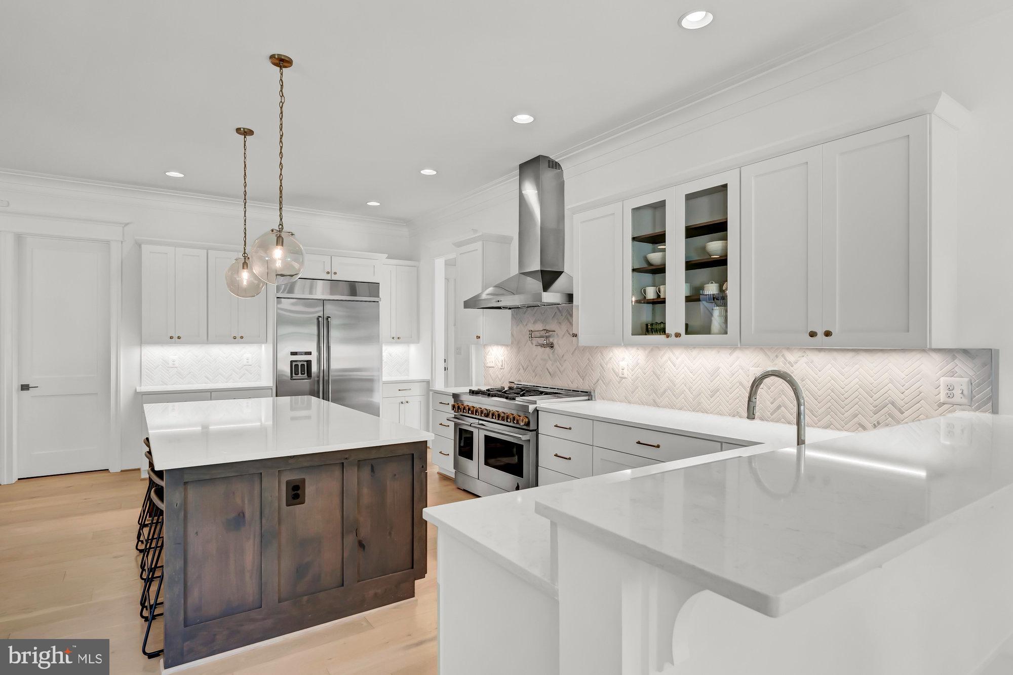 TOWN AND COUNTRY GARDENS - Residential