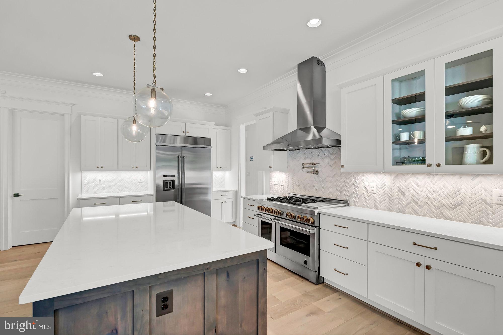 TOWN AND COUNTRY GARDENS - Residential