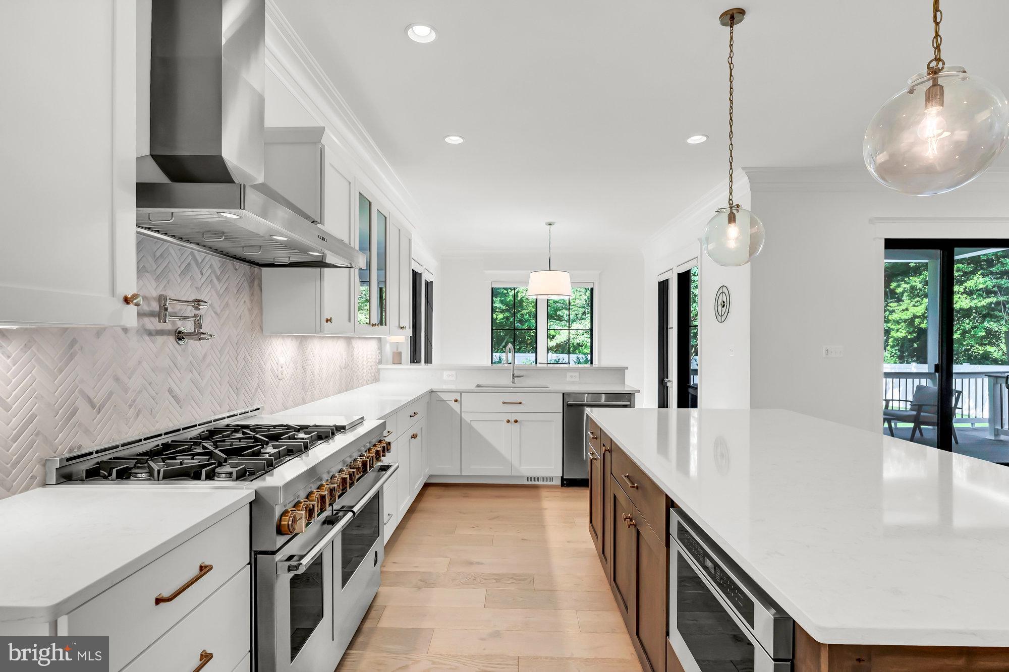 TOWN AND COUNTRY GARDENS - Residential