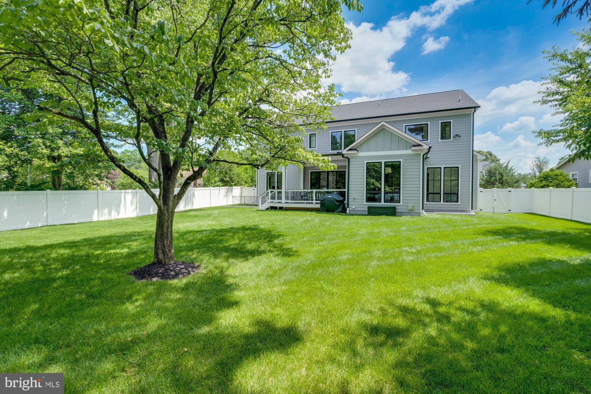 TOWN AND COUNTRY GARDENS - Residential