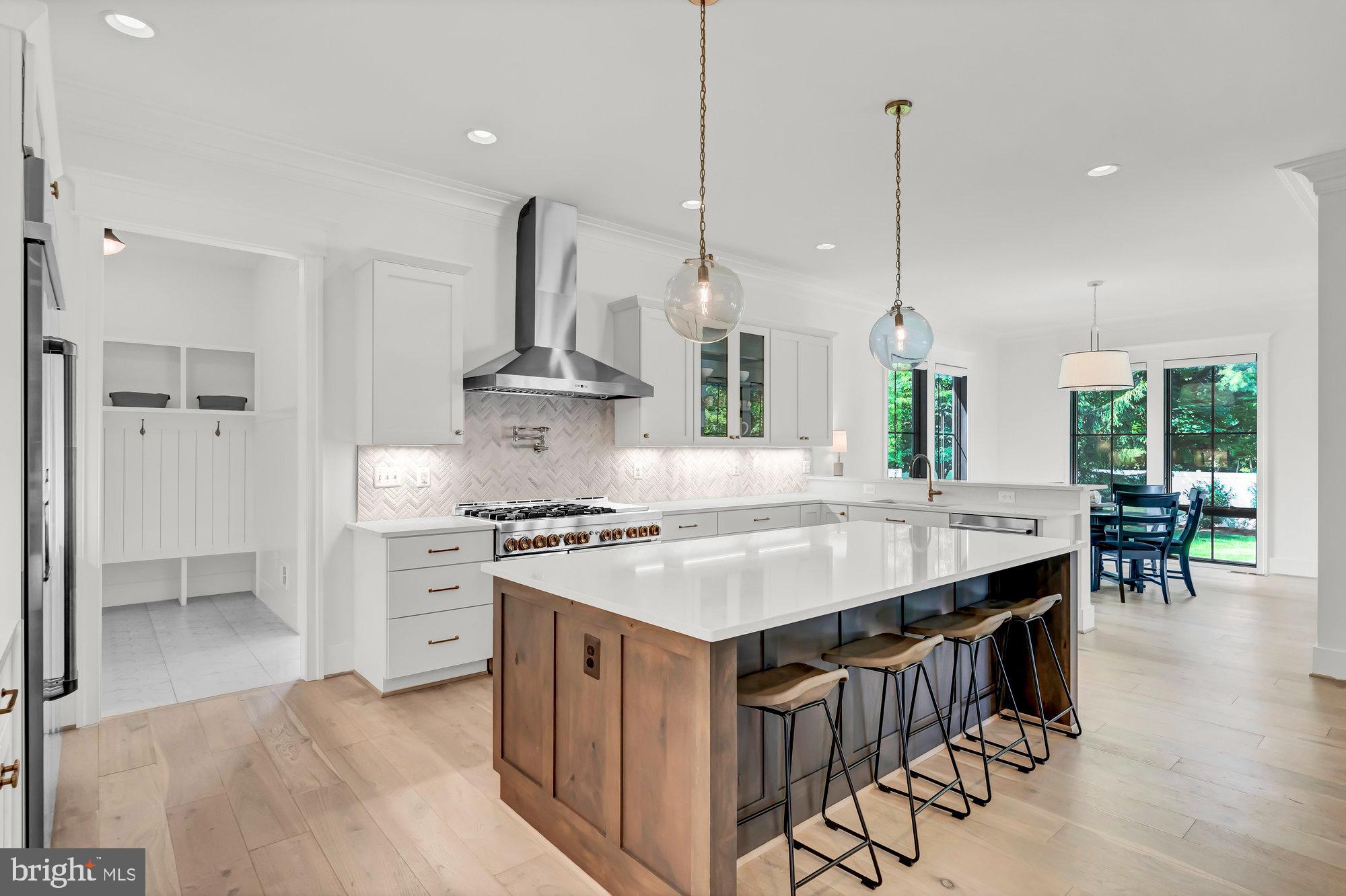 TOWN AND COUNTRY GARDENS - Residential