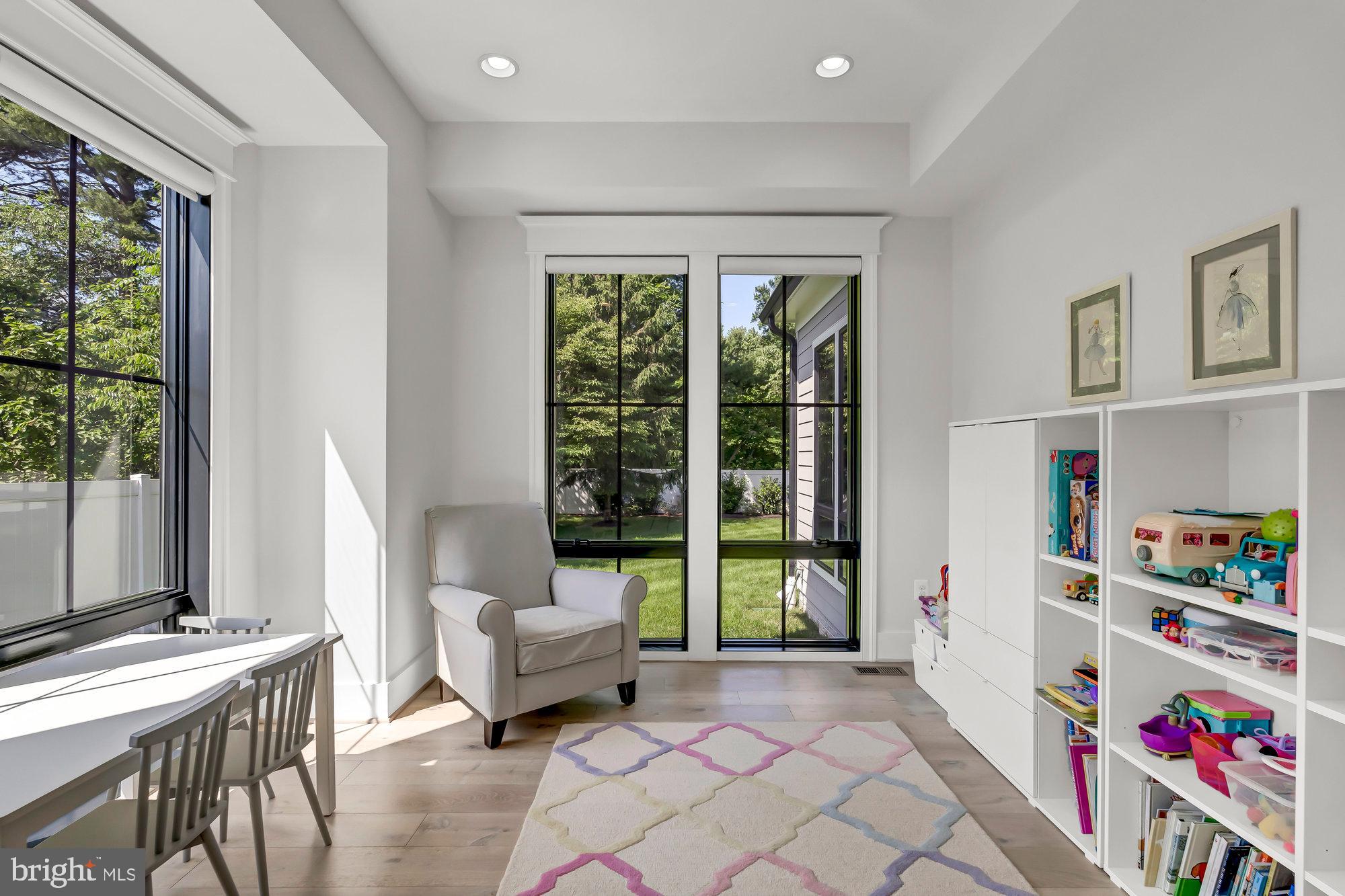 TOWN AND COUNTRY GARDENS - Residential