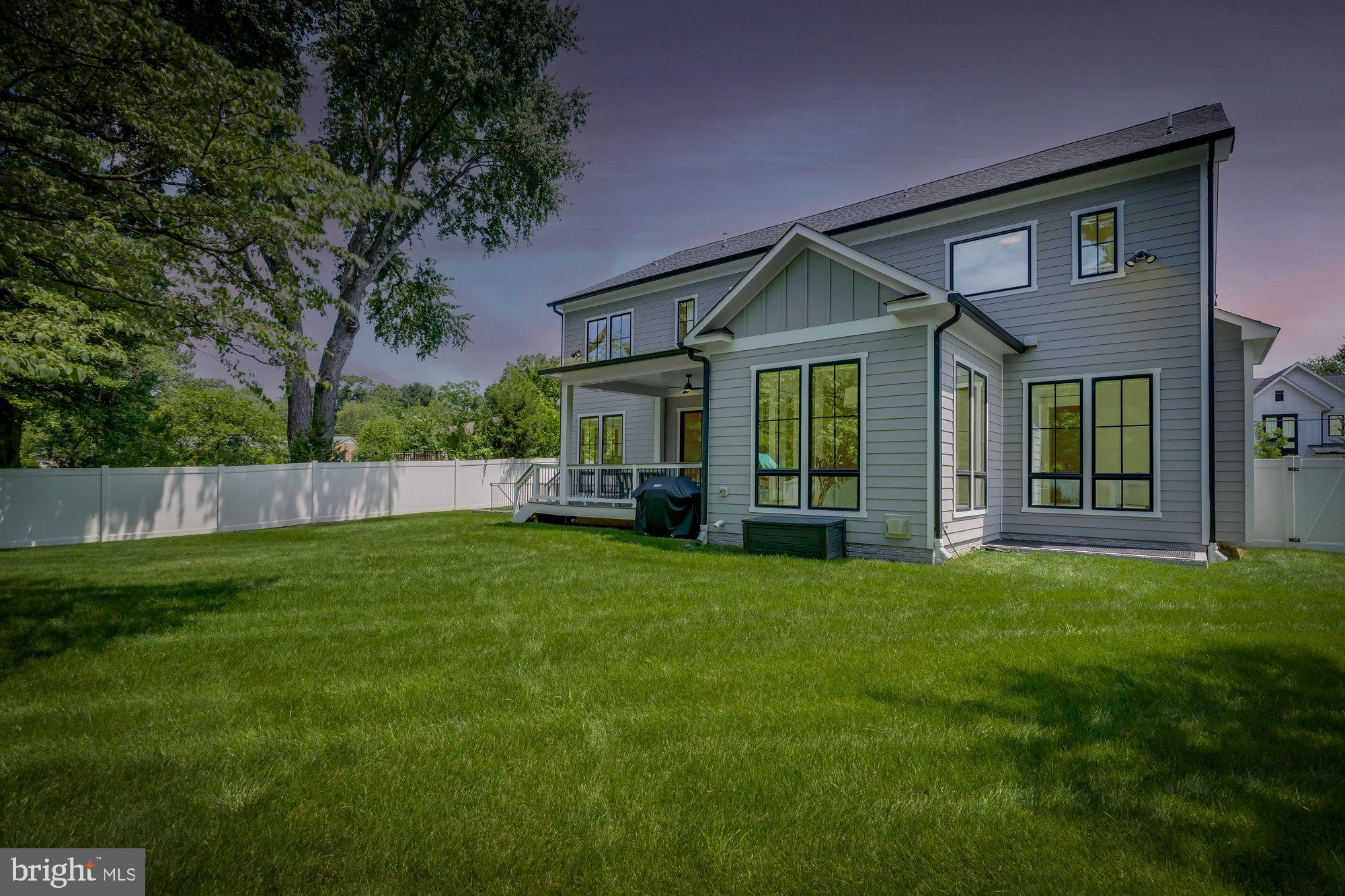 TOWN AND COUNTRY GARDENS - Residential