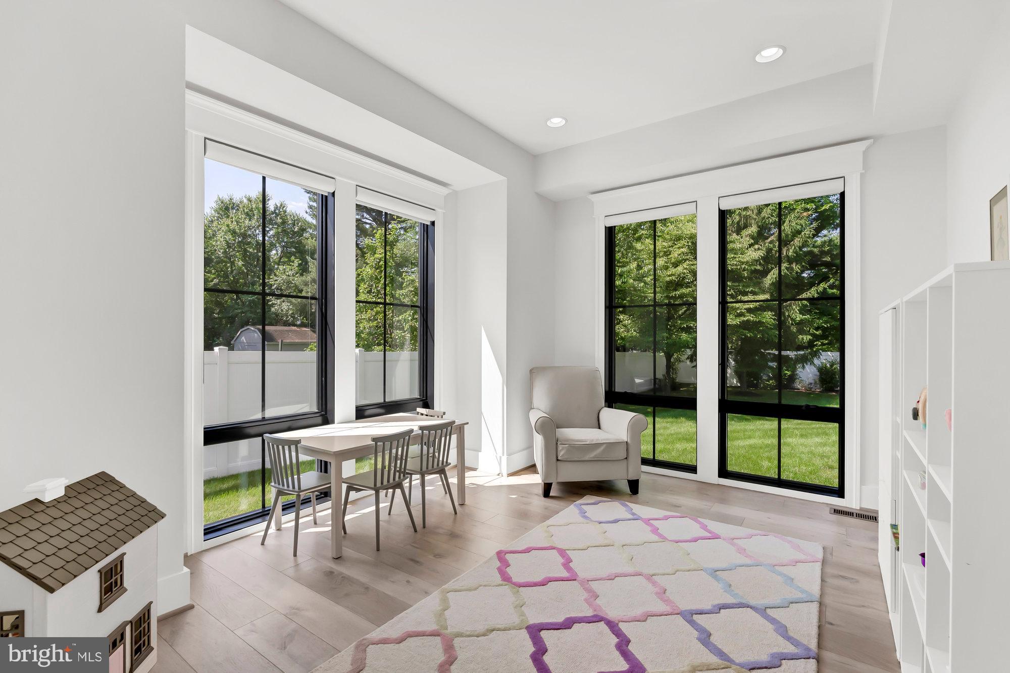 TOWN AND COUNTRY GARDENS - Residential