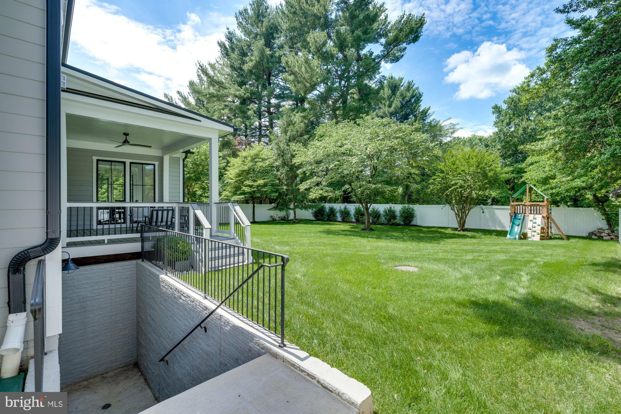 TOWN AND COUNTRY GARDENS - Residential