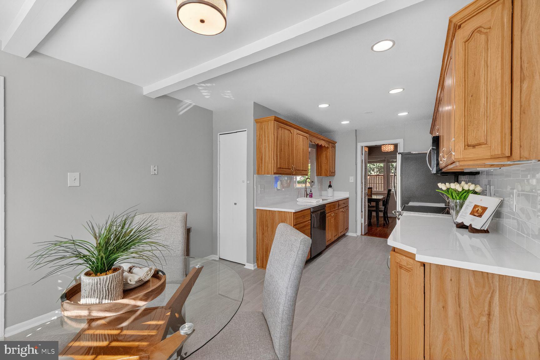 1846 GOLF VIEW COURT