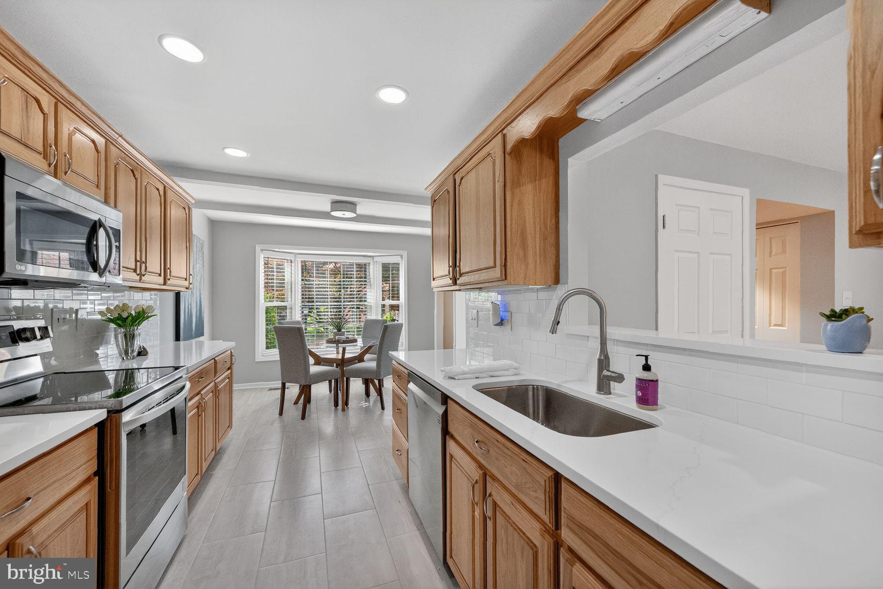 1846 GOLF VIEW COURT