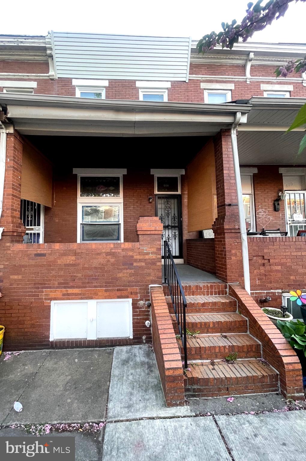 ELLWOOD PARK - Residential