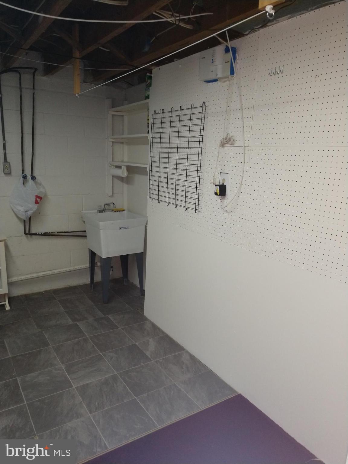 MIDDLESEX - Residential