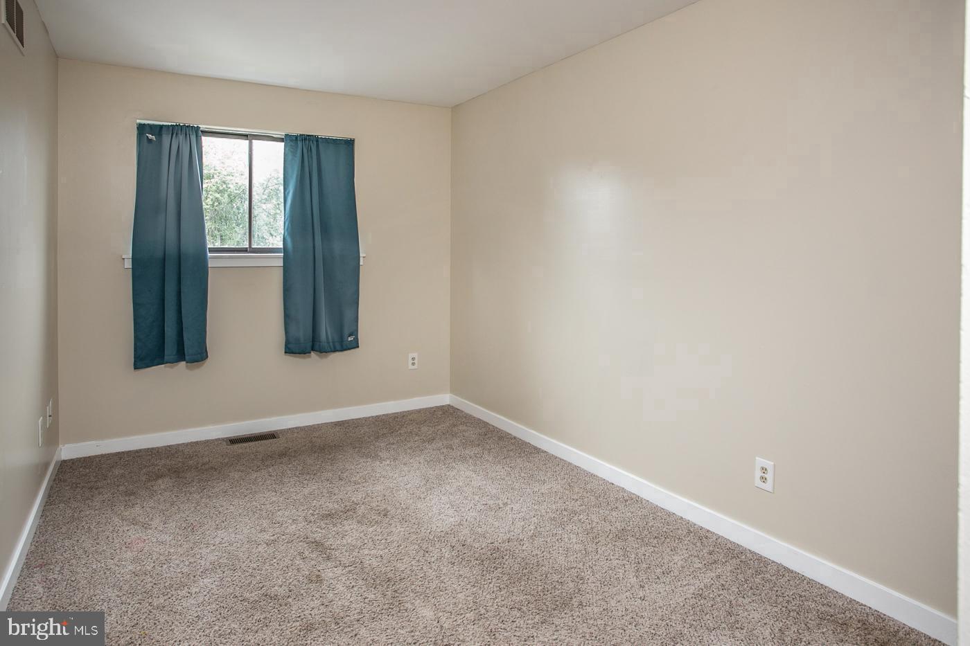 PERKIOMEN WOODS - Residential Lease