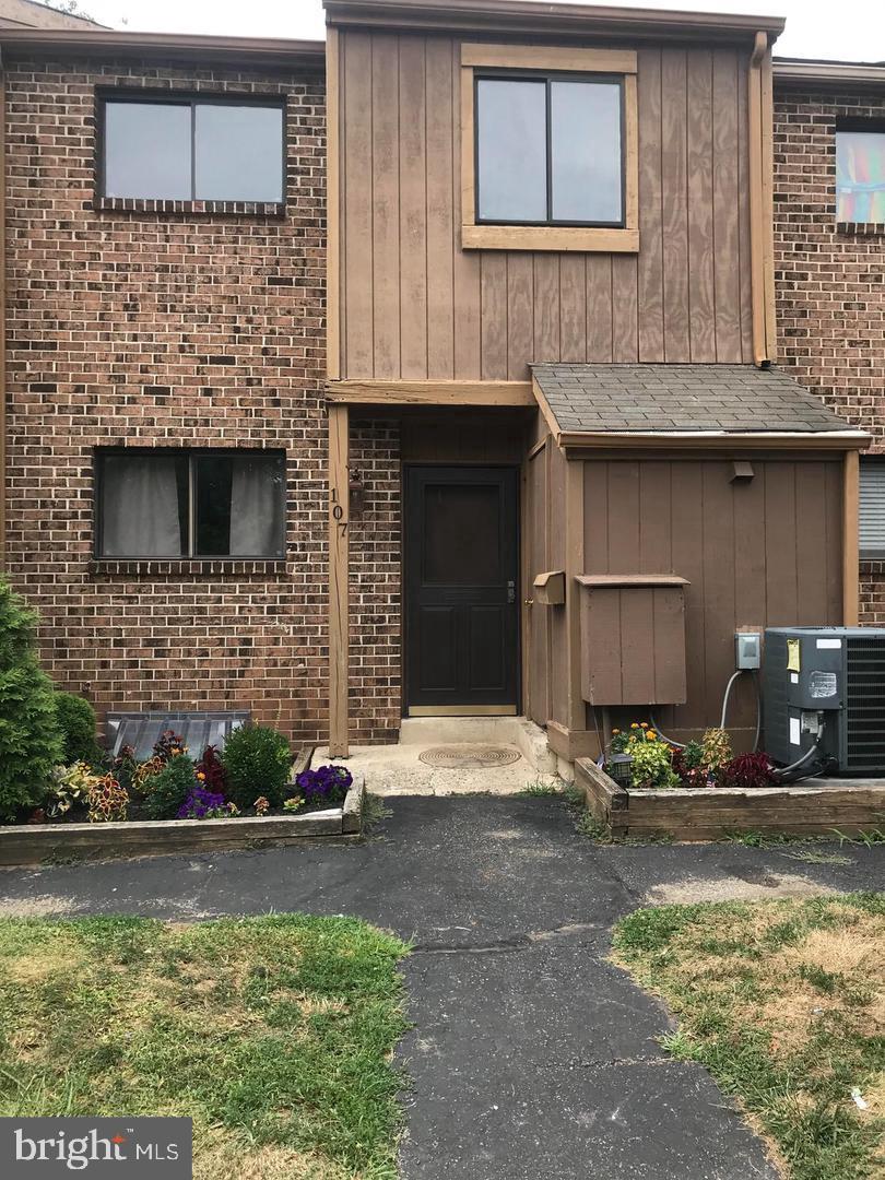 PERKIOMEN WOODS - Residential Lease