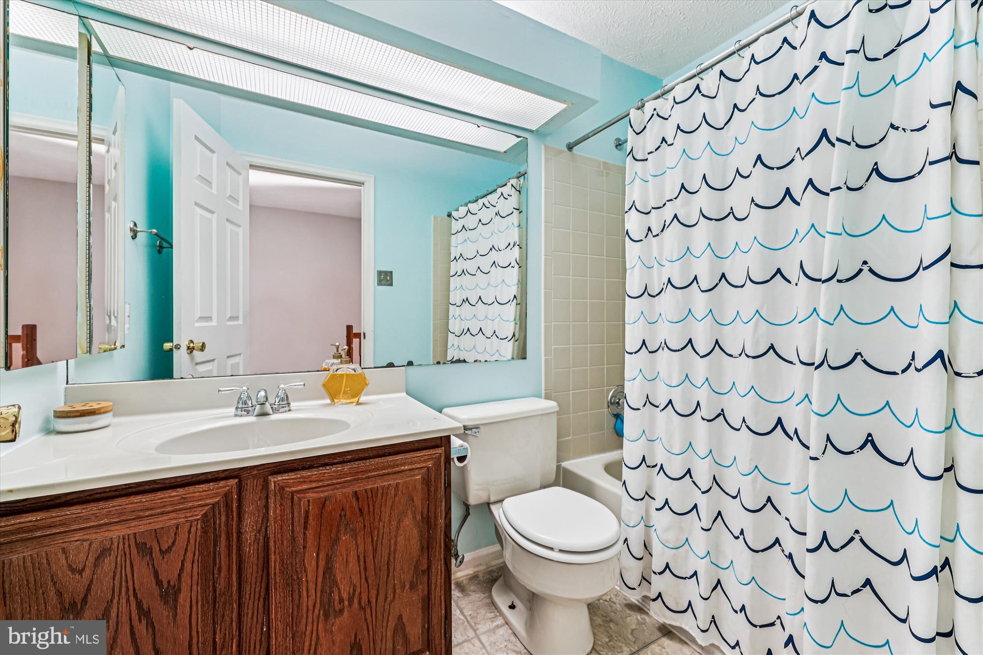 GUNNERS LAKE VILLAGE - Residential