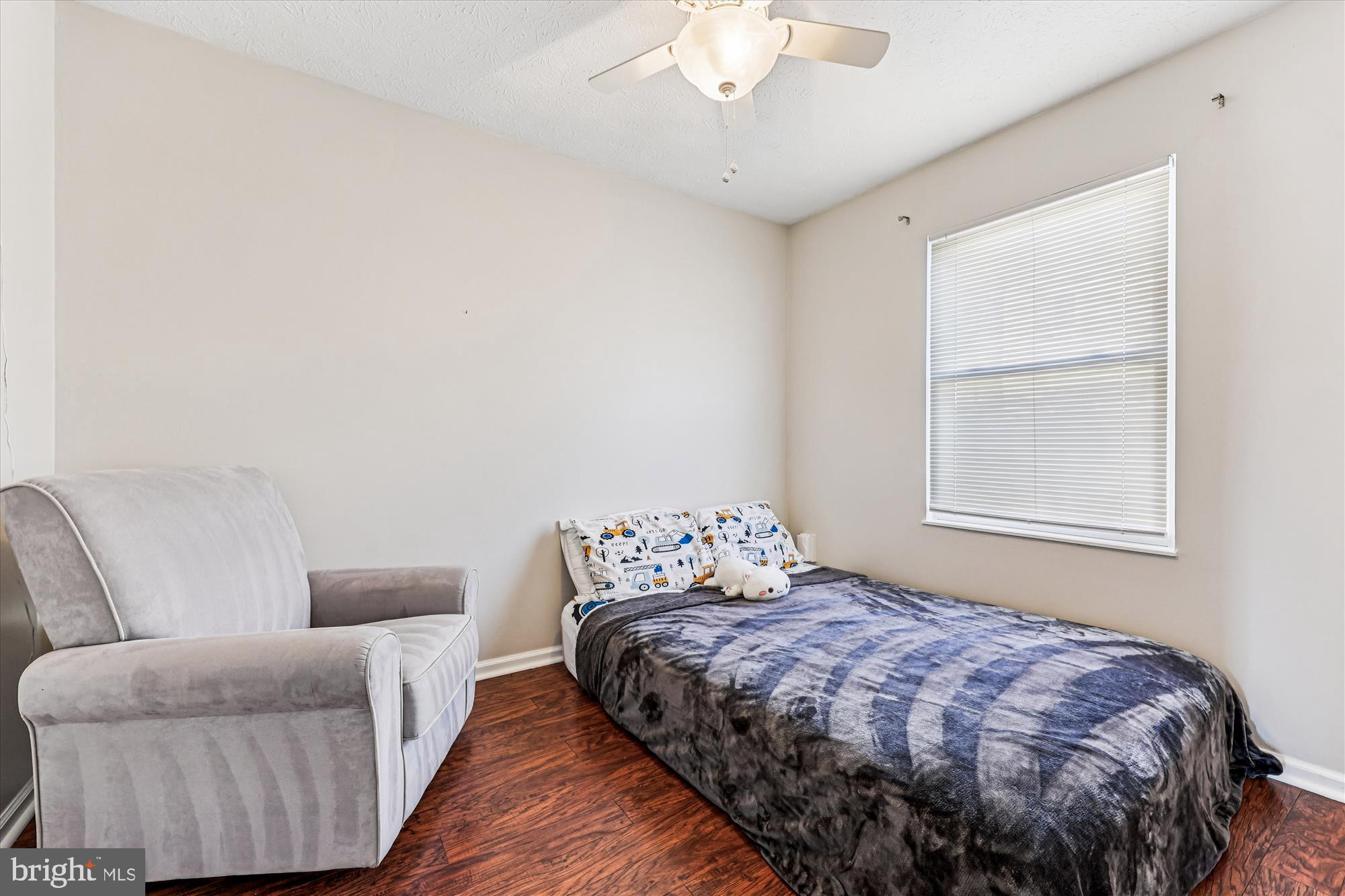 GUNNERS LAKE VILLAGE - Residential