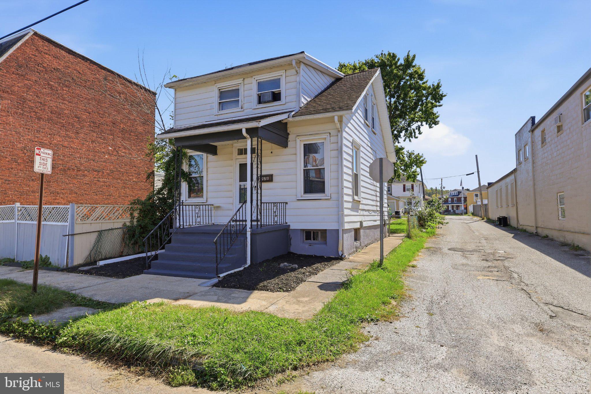 928 ELM STREET