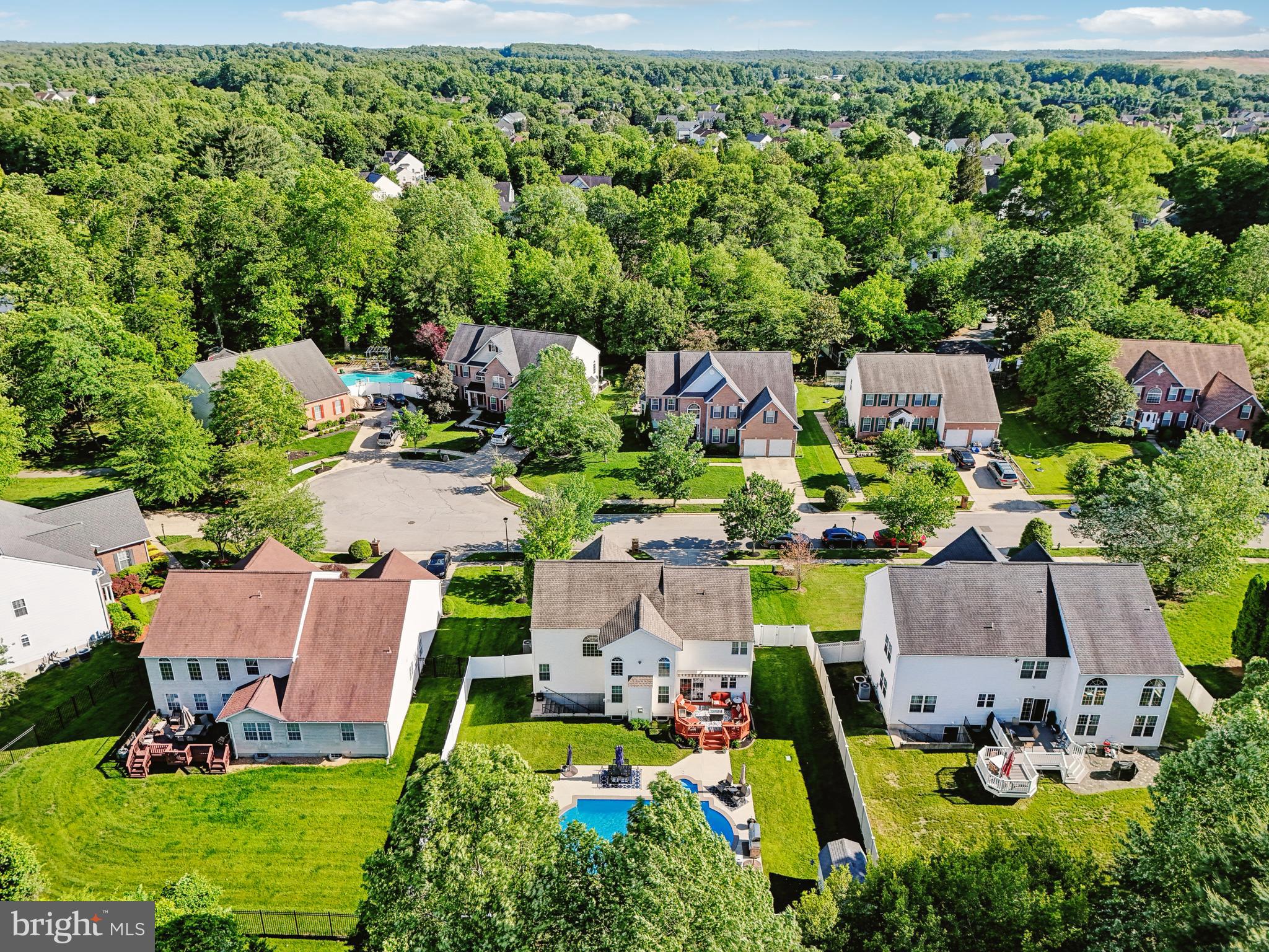 PERRYWOOD MANOR - Residential