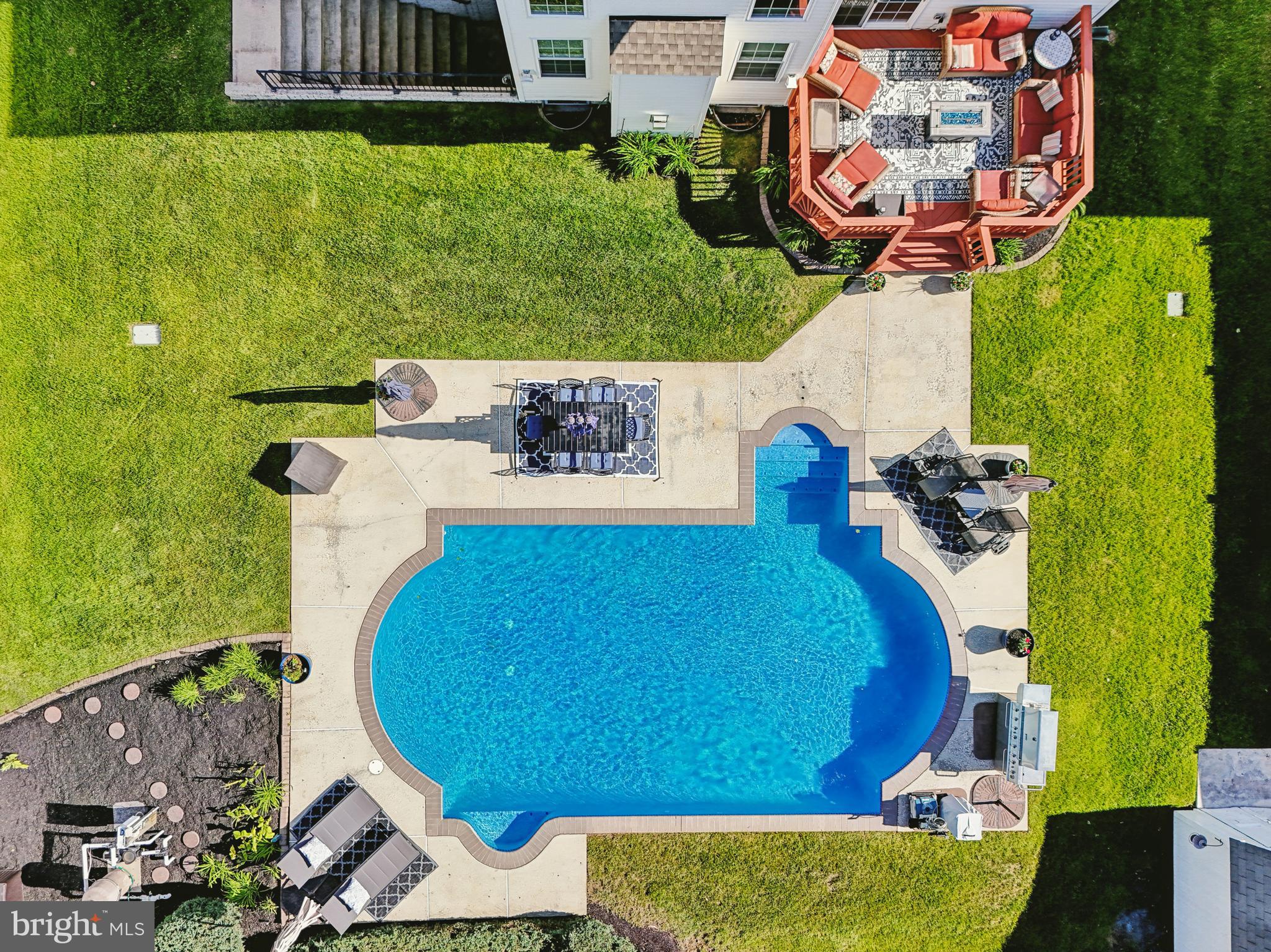 PERRYWOOD MANOR - Residential