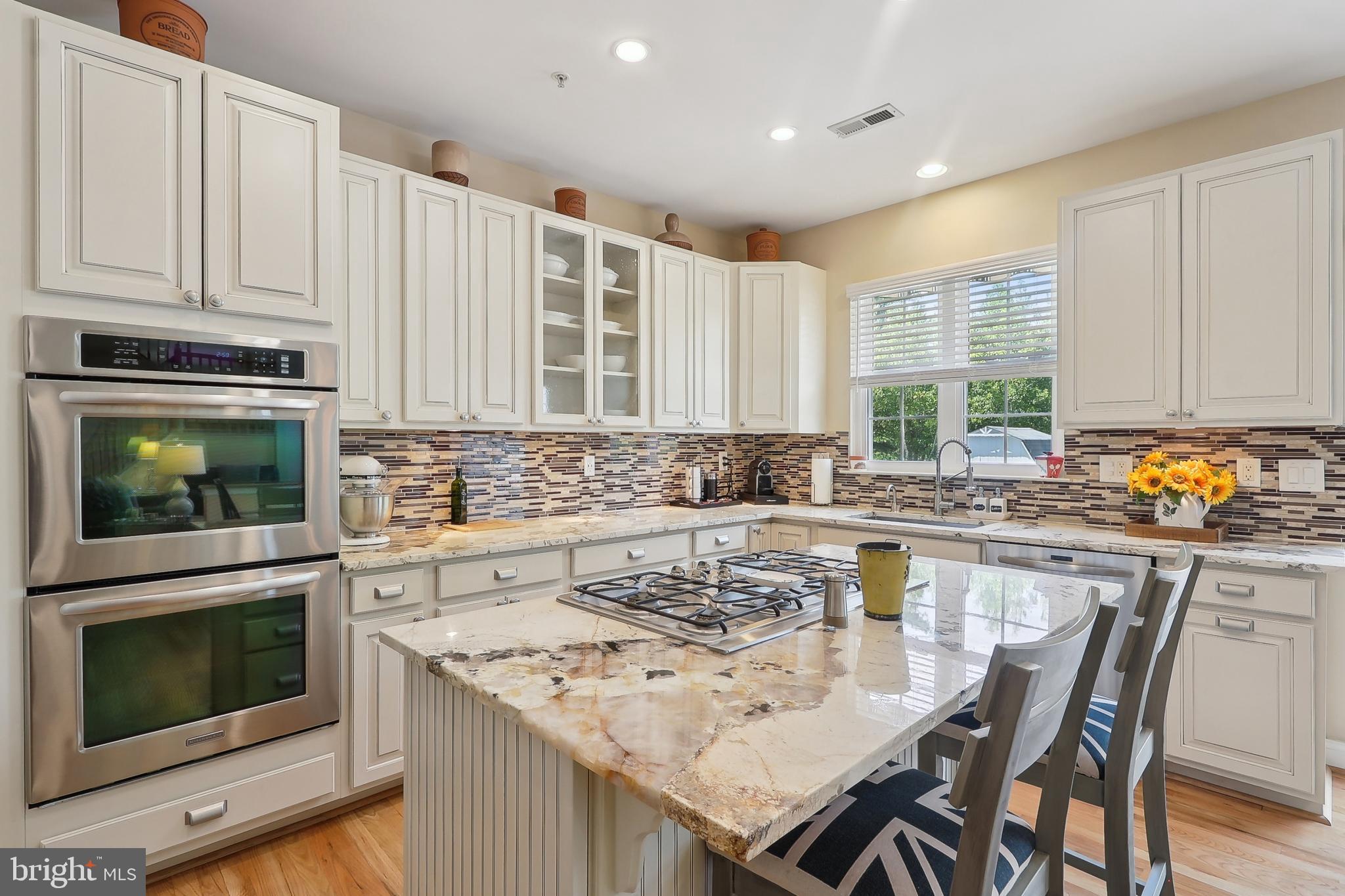 PERRYWOOD MANOR - Residential