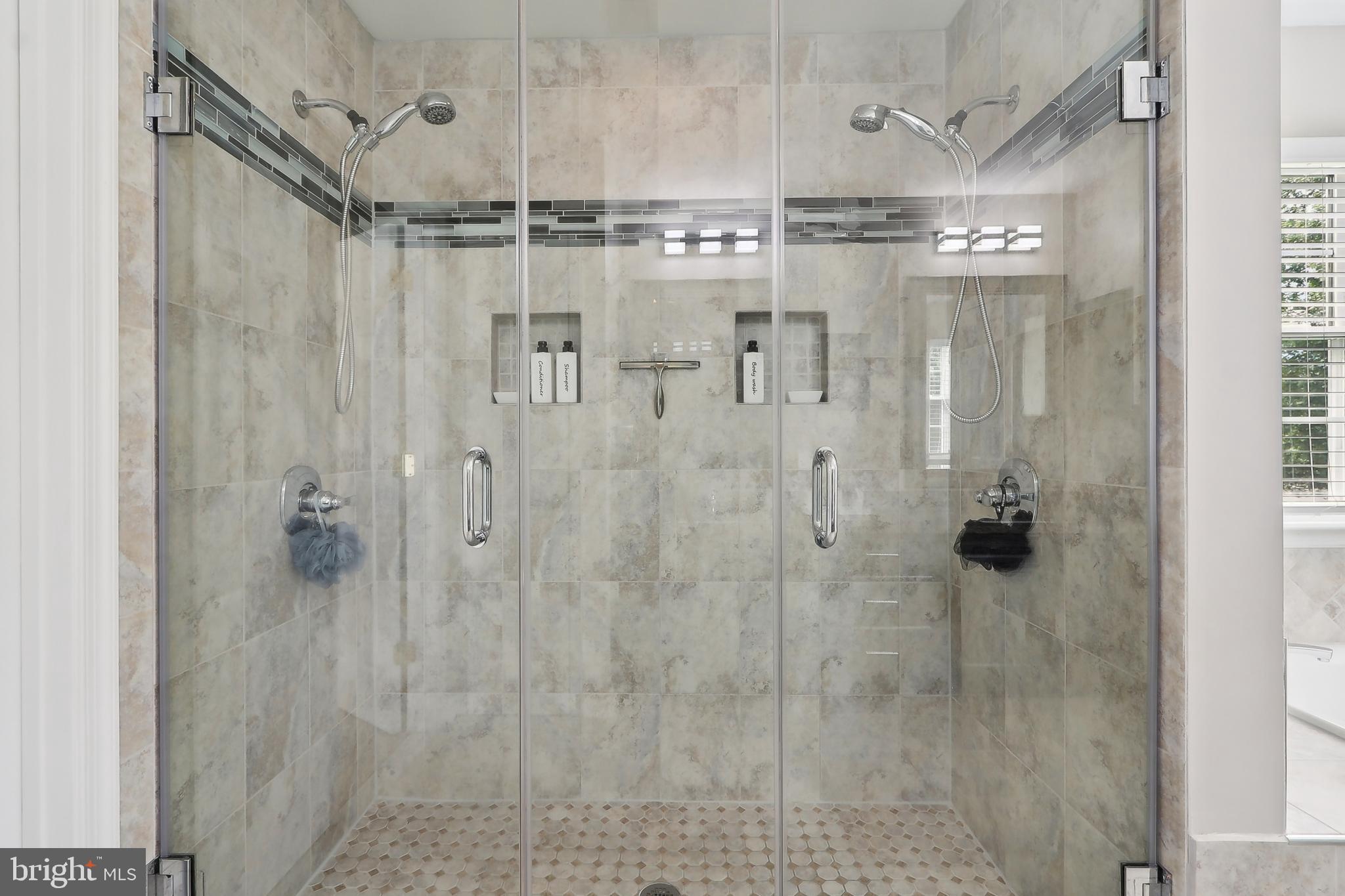 PERRYWOOD MANOR - Residential