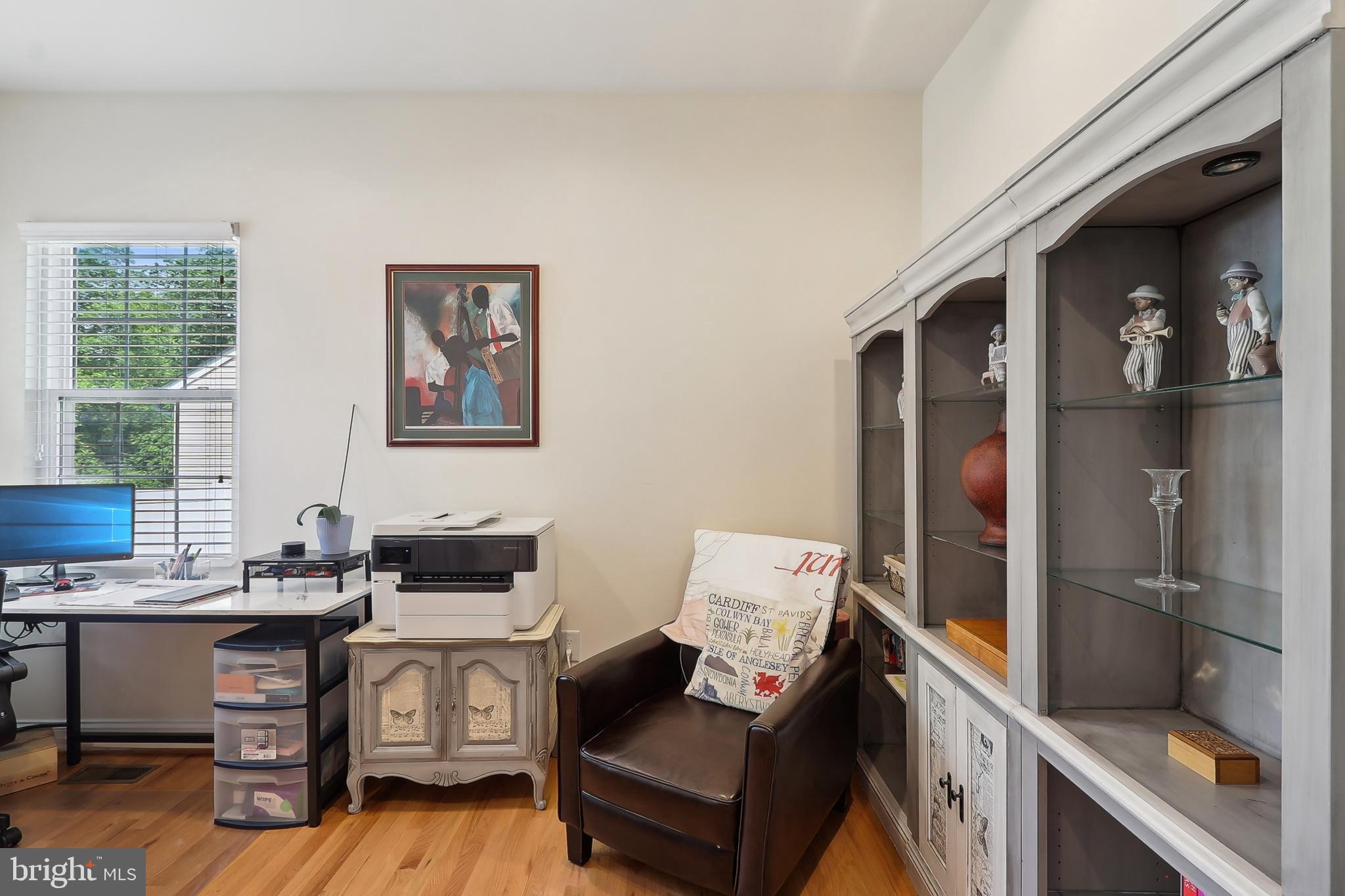 PERRYWOOD MANOR - Residential