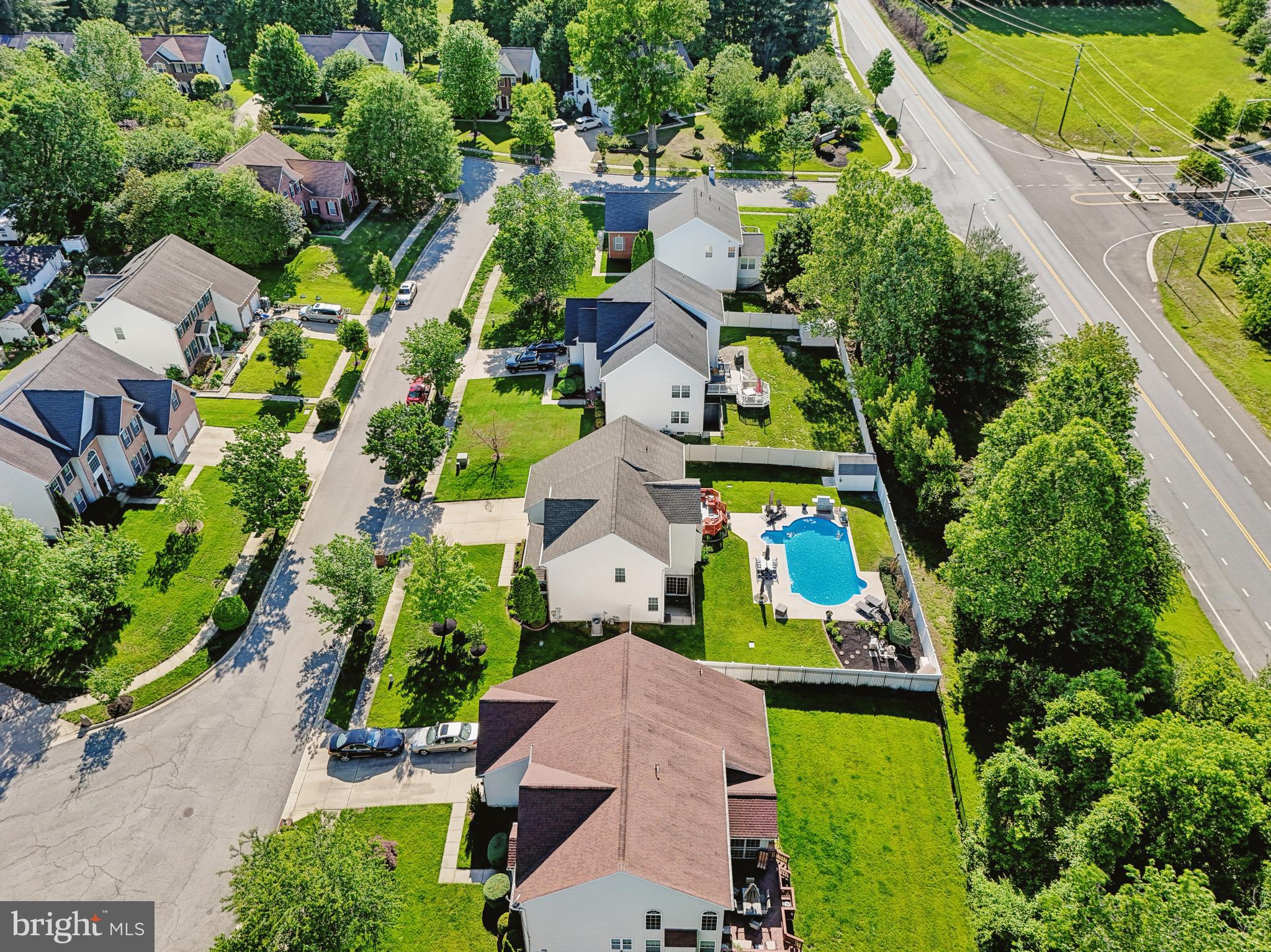 PERRYWOOD MANOR - Residential