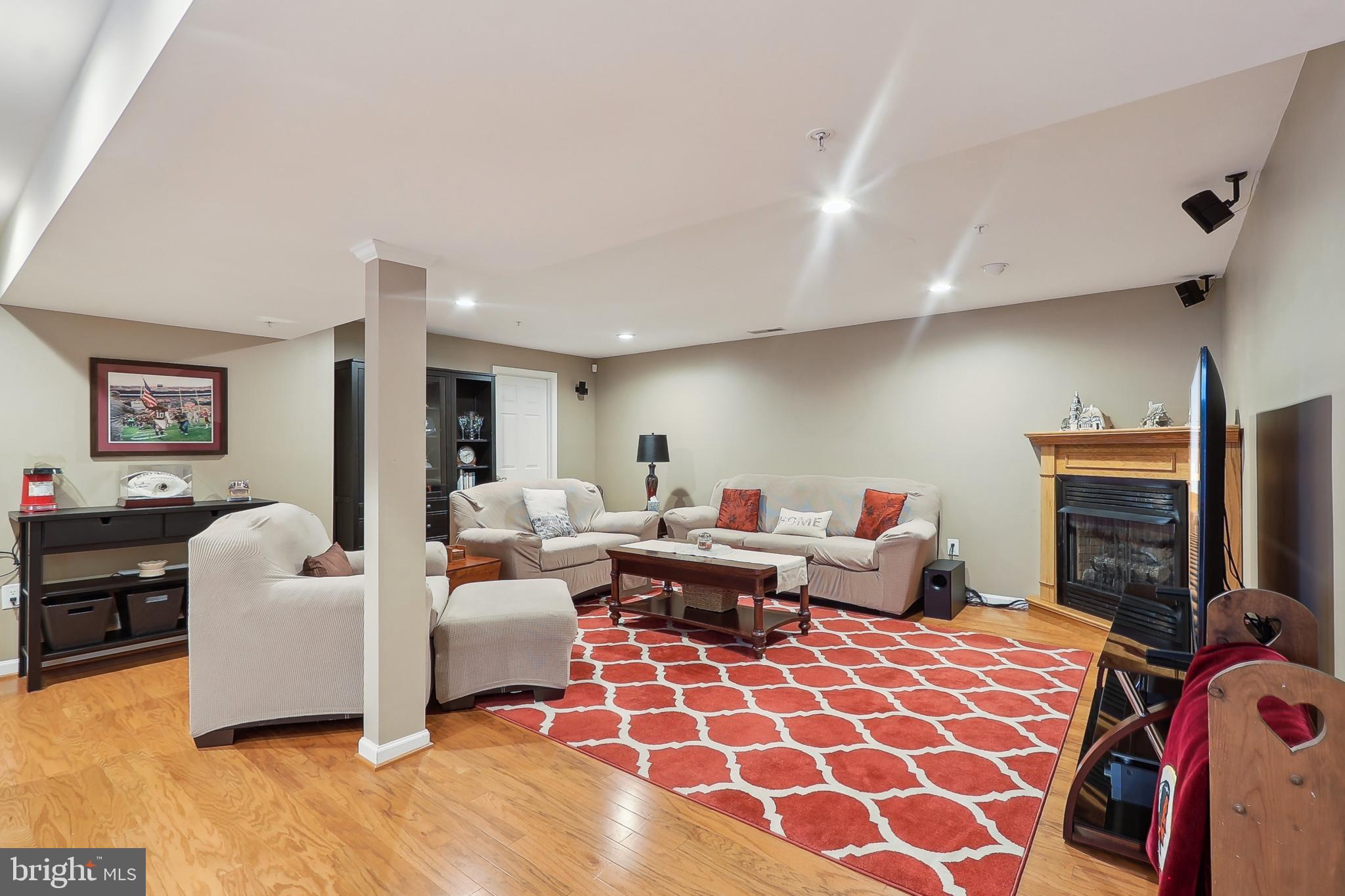 PERRYWOOD MANOR - Residential