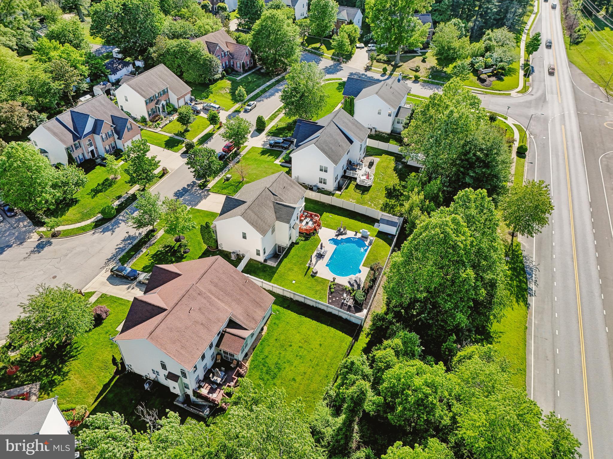 PERRYWOOD MANOR - Residential