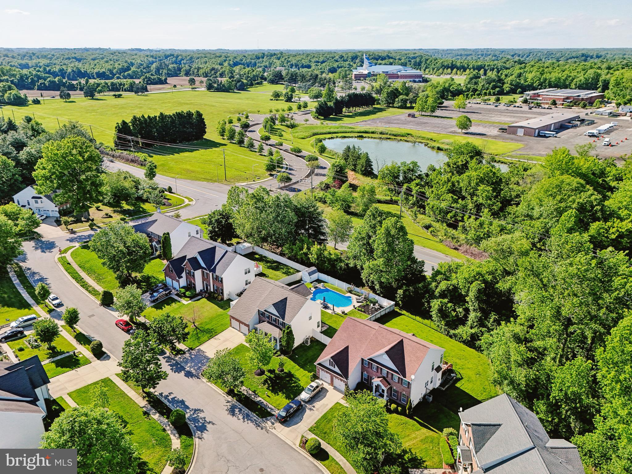 PERRYWOOD MANOR - Residential