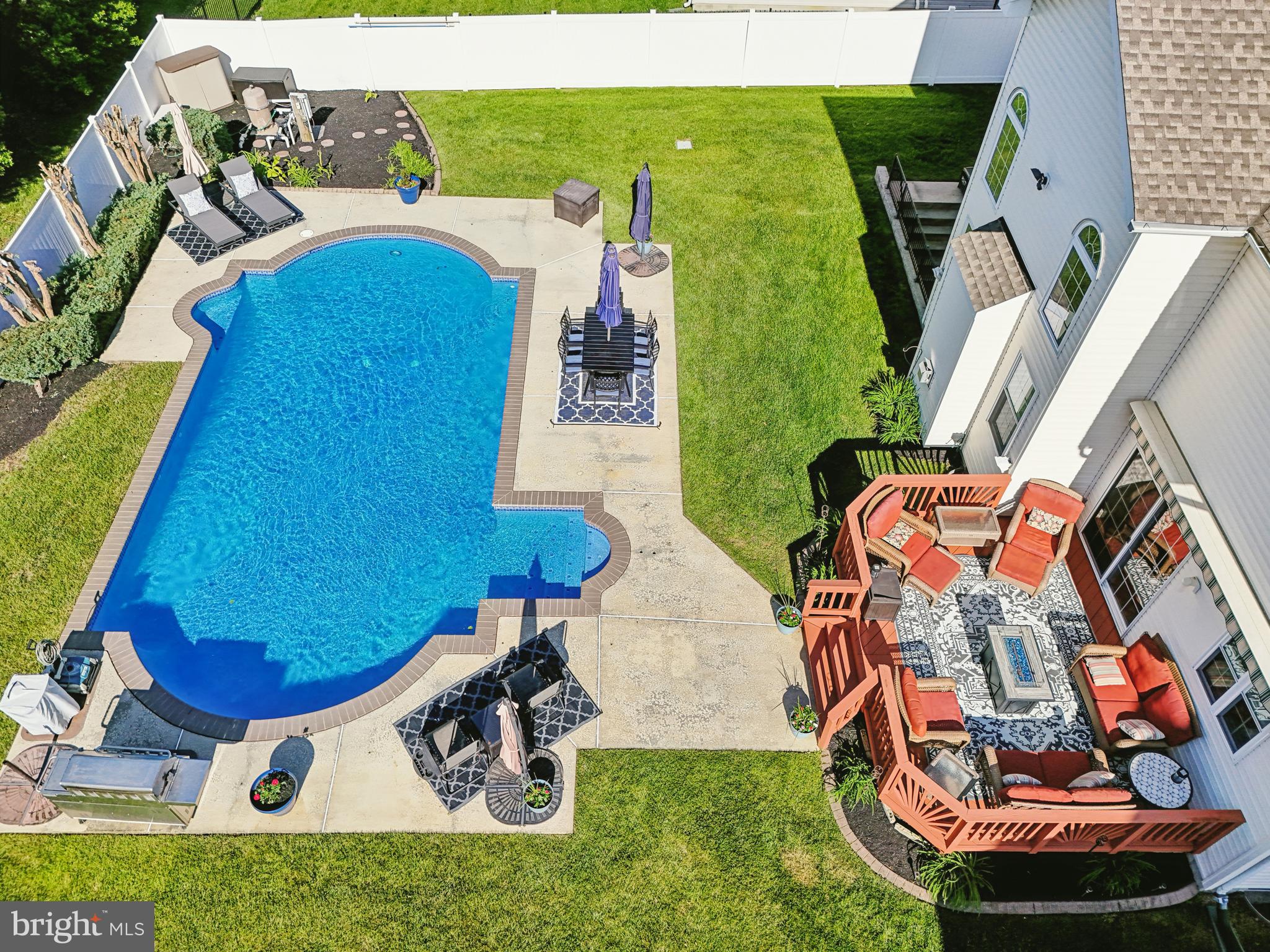 PERRYWOOD MANOR - Residential