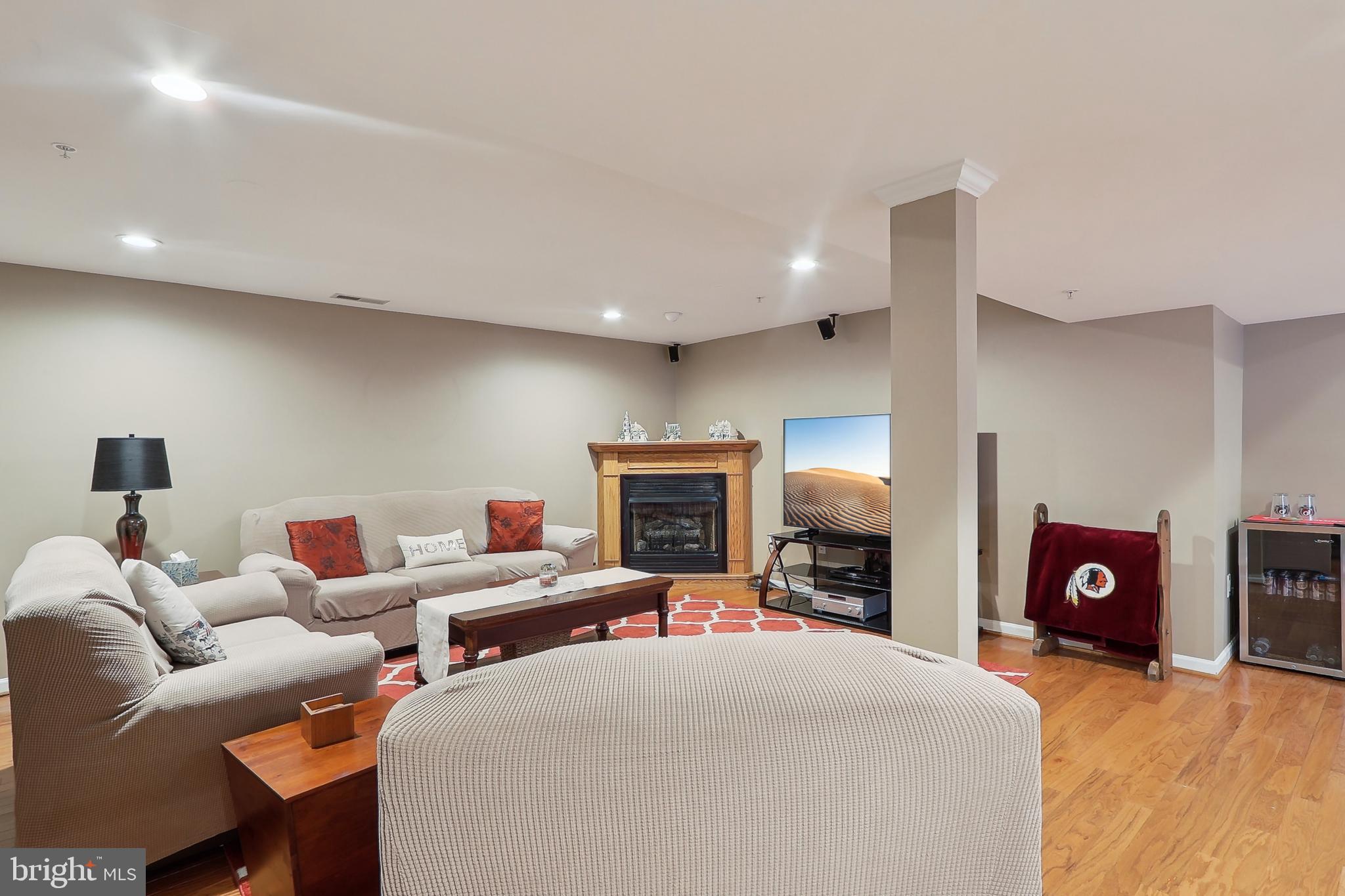 PERRYWOOD MANOR - Residential