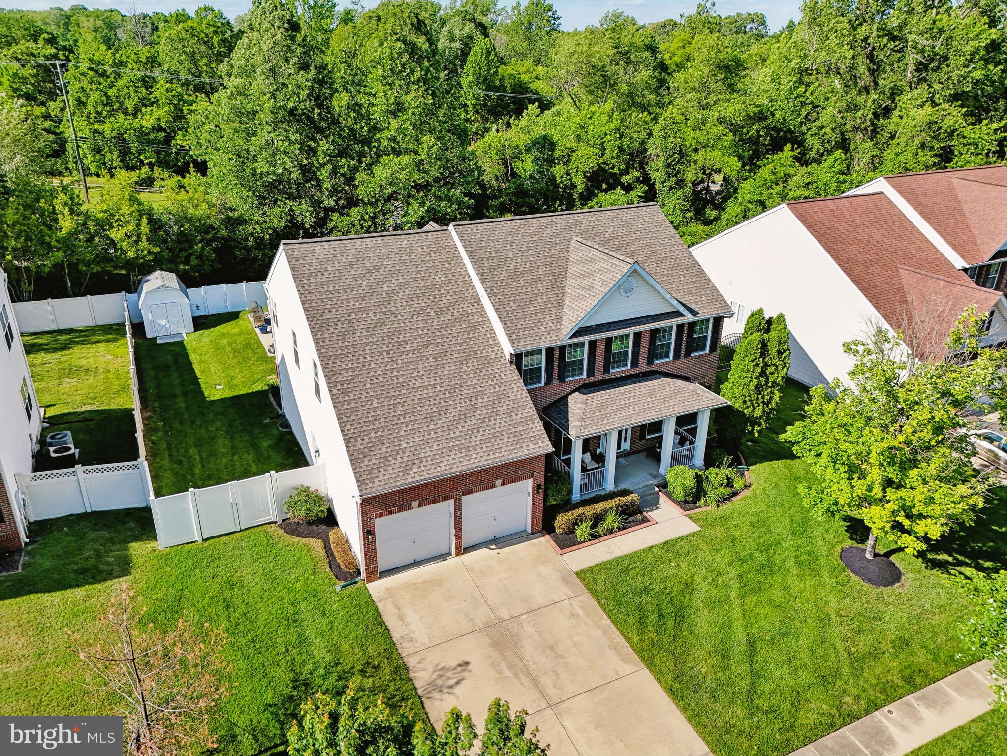 PERRYWOOD MANOR - Residential