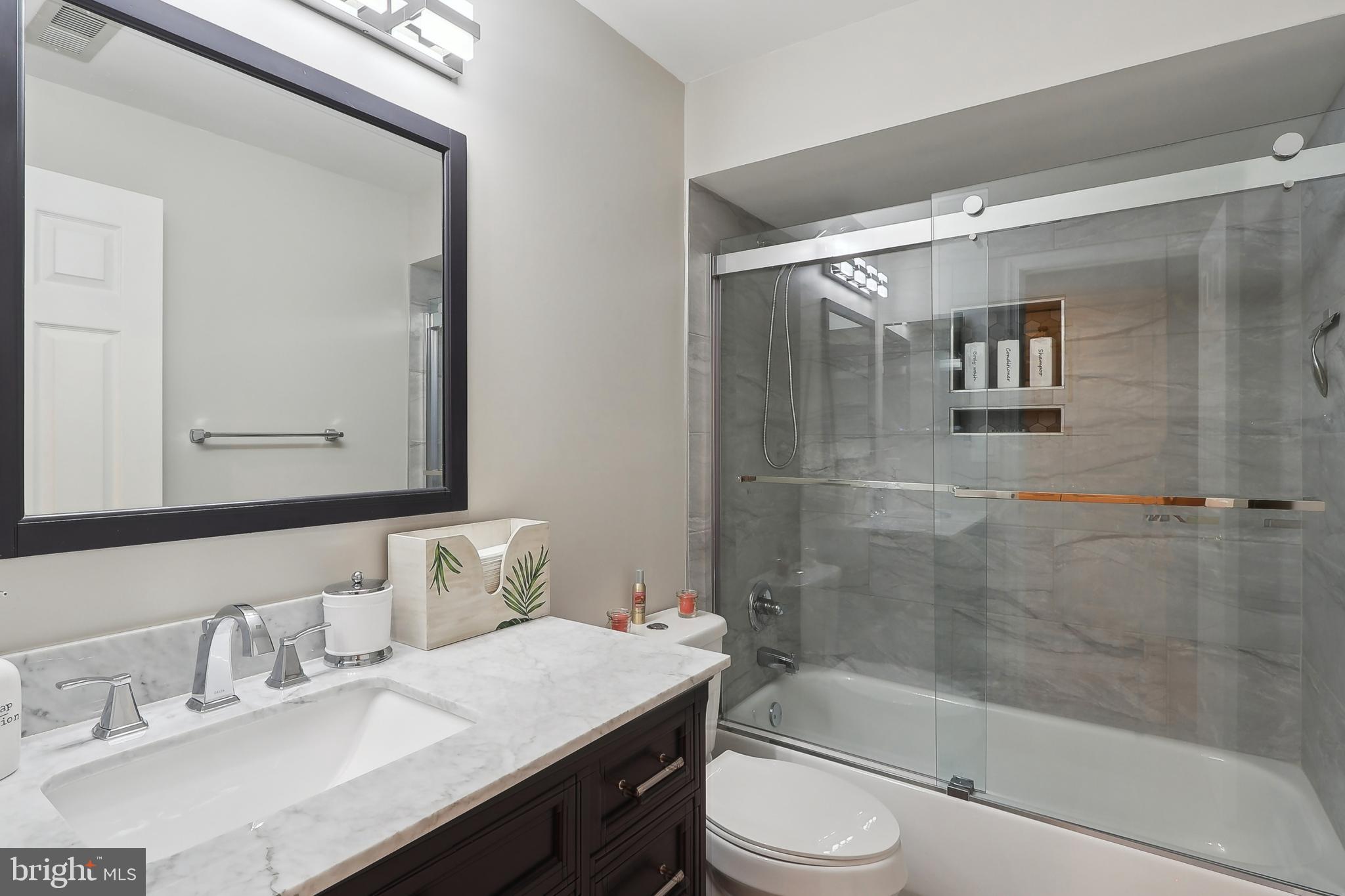 PERRYWOOD MANOR - Residential