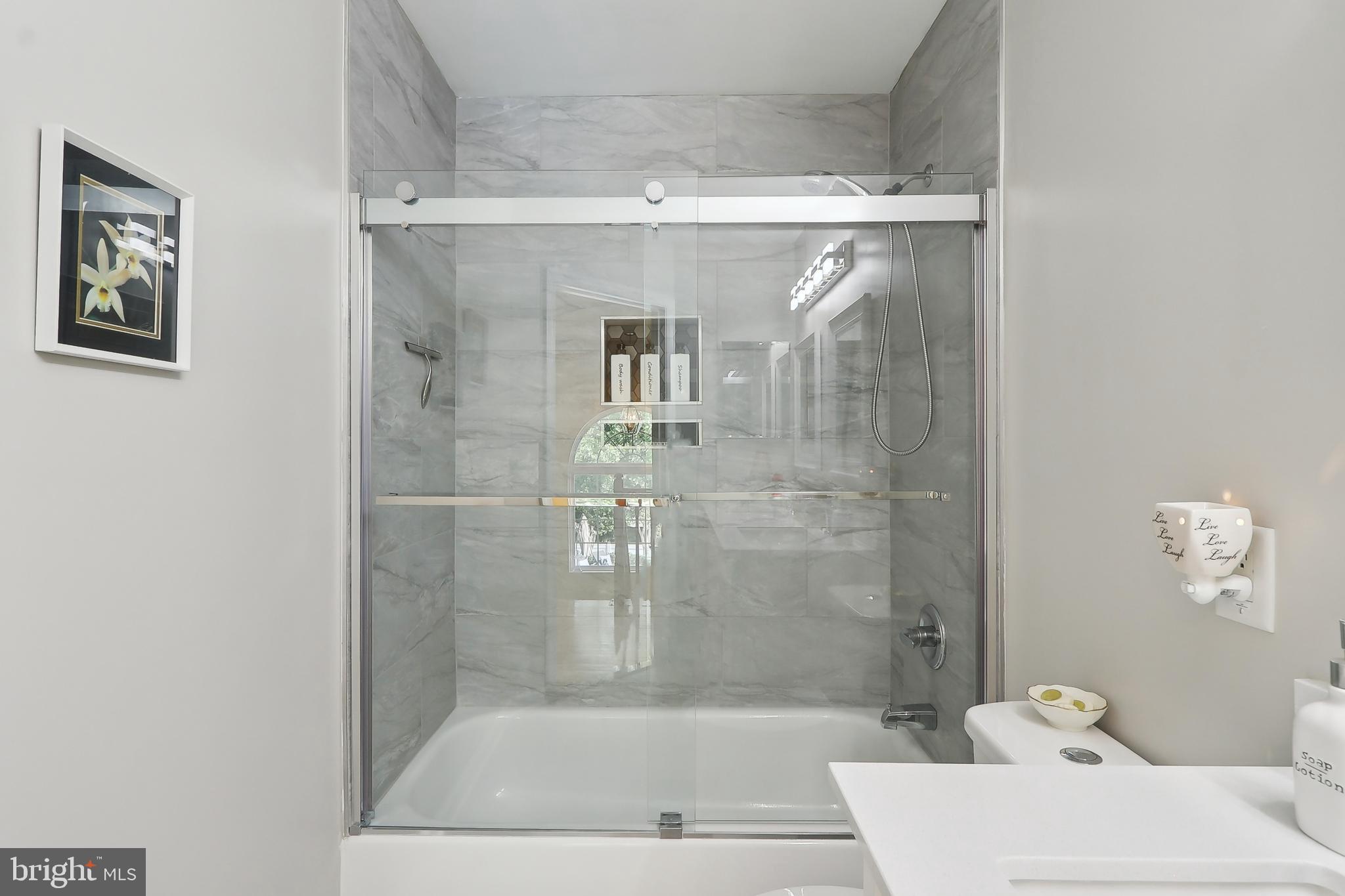 PERRYWOOD MANOR - Residential