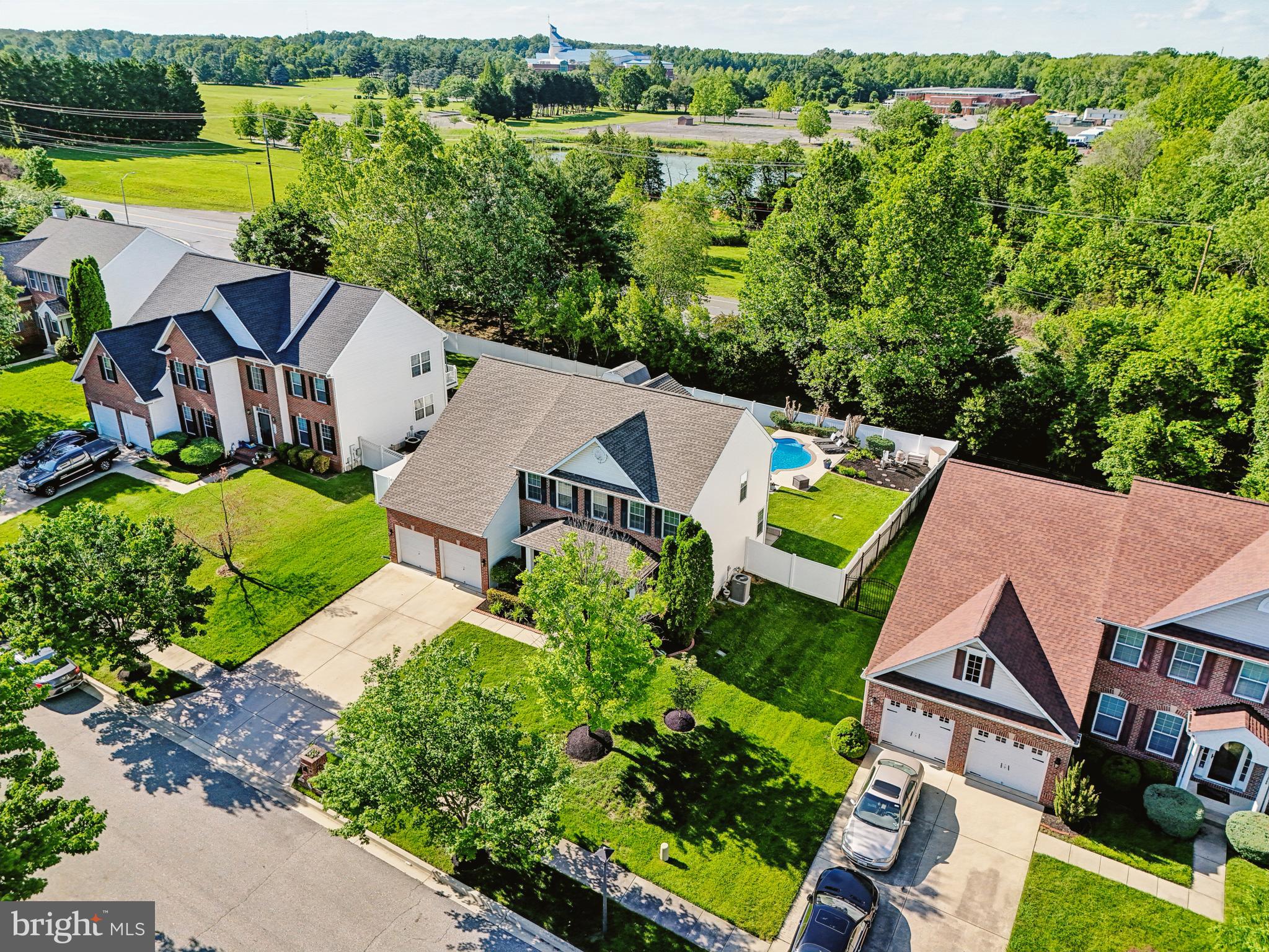 PERRYWOOD MANOR - Residential