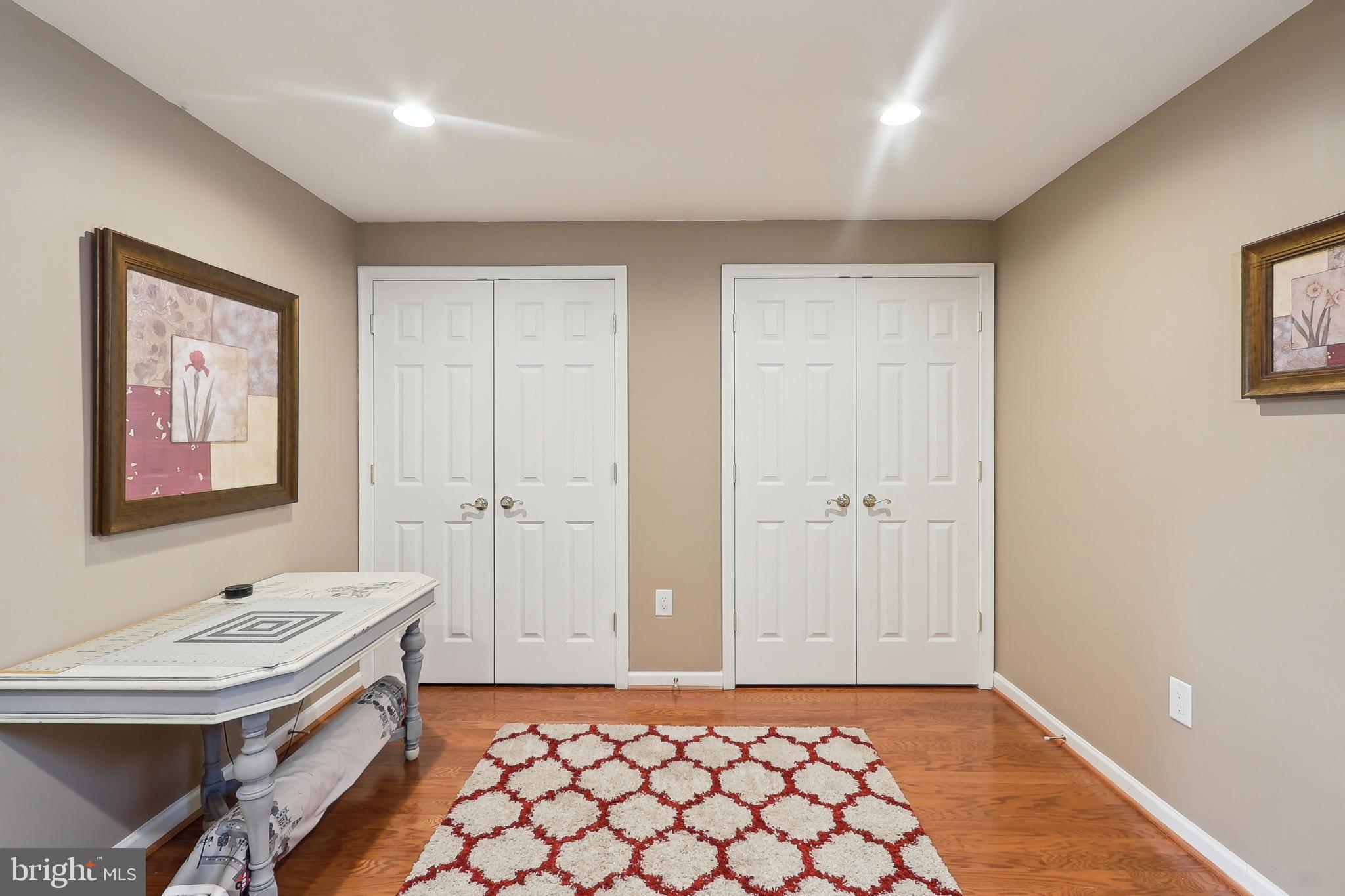 PERRYWOOD MANOR - Residential