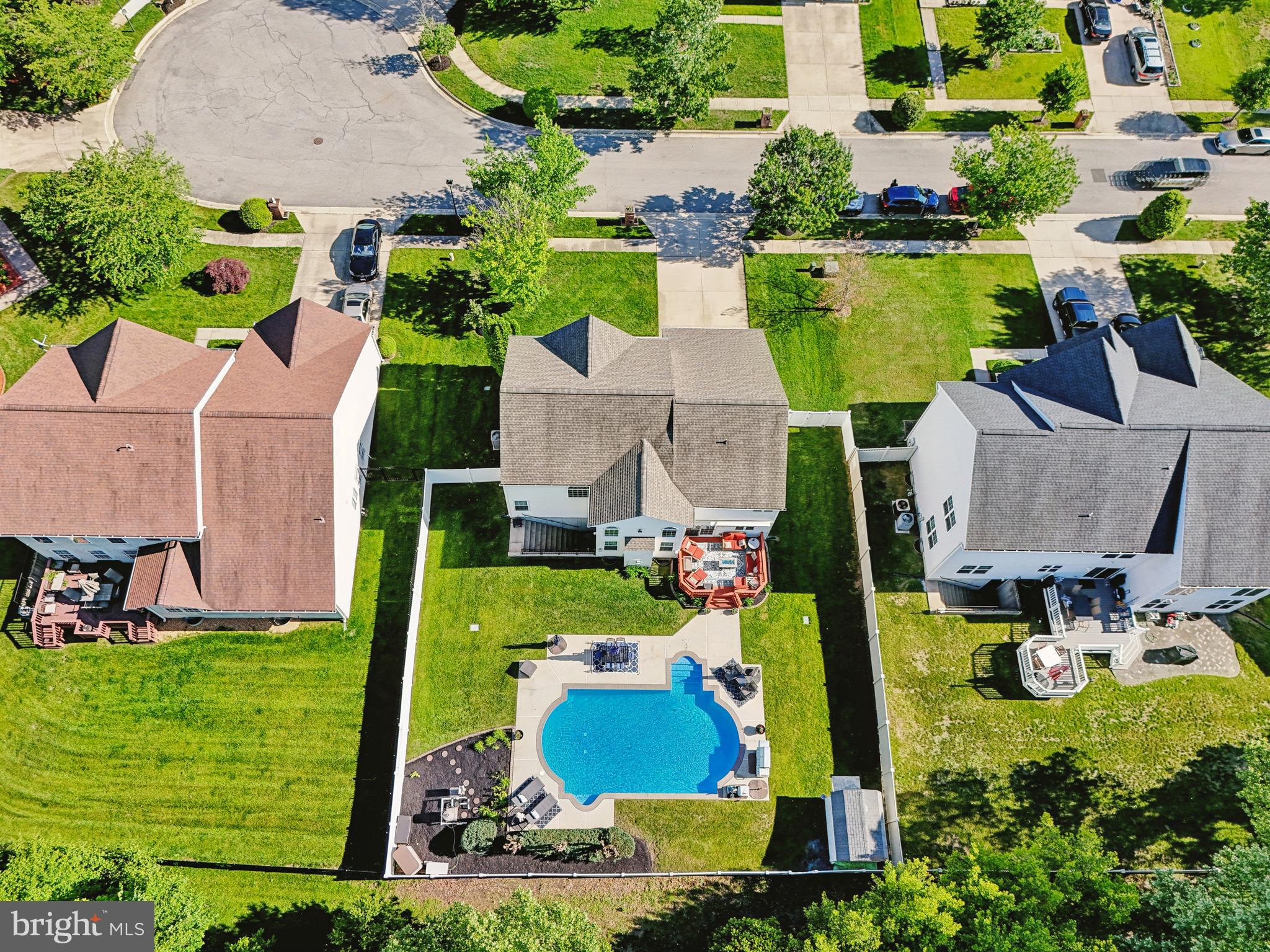 PERRYWOOD MANOR - Residential