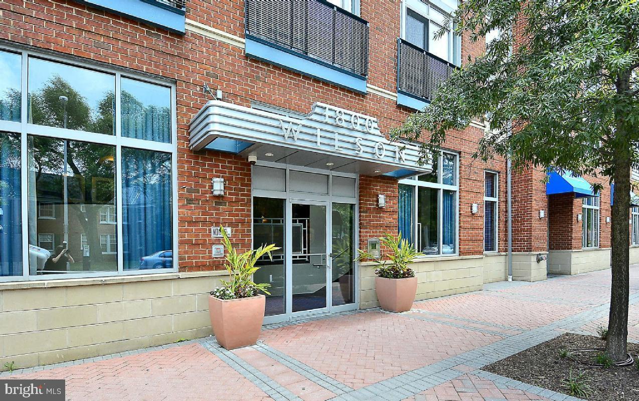 1800 WILSON - Residential Lease