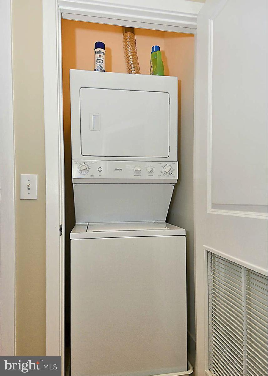 1800 WILSON - Residential Lease