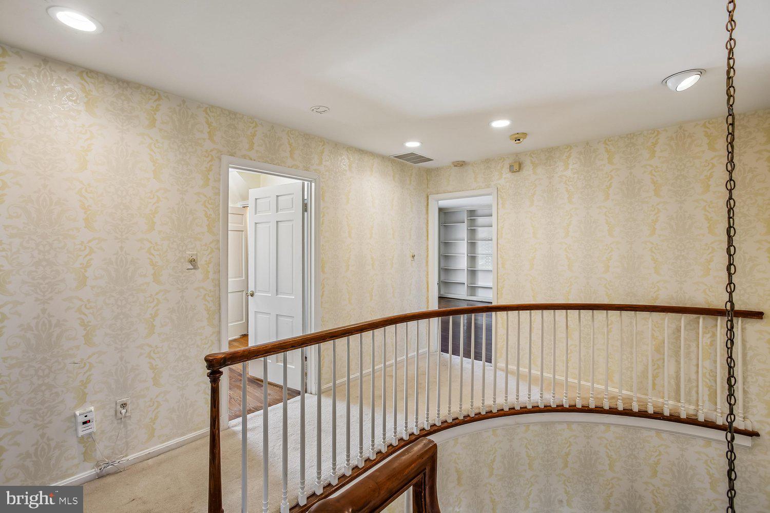 CHAIN BRIDGE FOREST - Residential