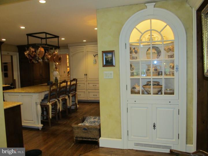 FORT WASHINGTON - Residential