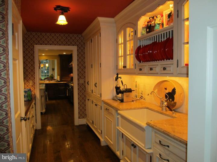 FORT WASHINGTON - Residential